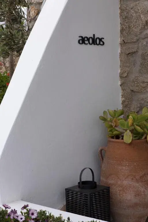 Cozy Double Room - No Window View in Bellou Suites Cozy Double Room - No Window View in Bellou Suites