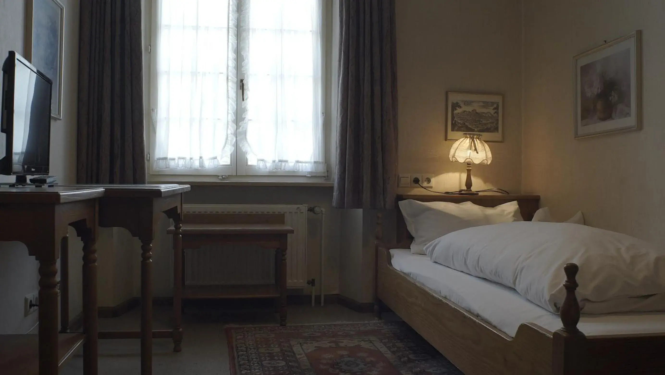 Single Room with Private Bathroom in Fährhaus Hotel Single Room with Private Bathroom in Fährhaus Hotel