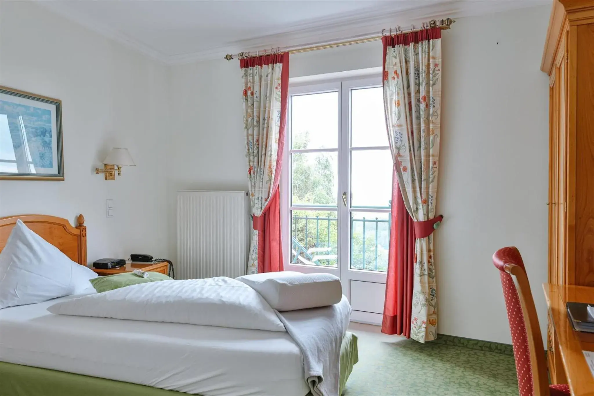 Deluxe Single Room with Balcony in Kurhaus Dr. Petershofer Deluxe Single Room with Balcony in Kurhaus Dr. Petershofer