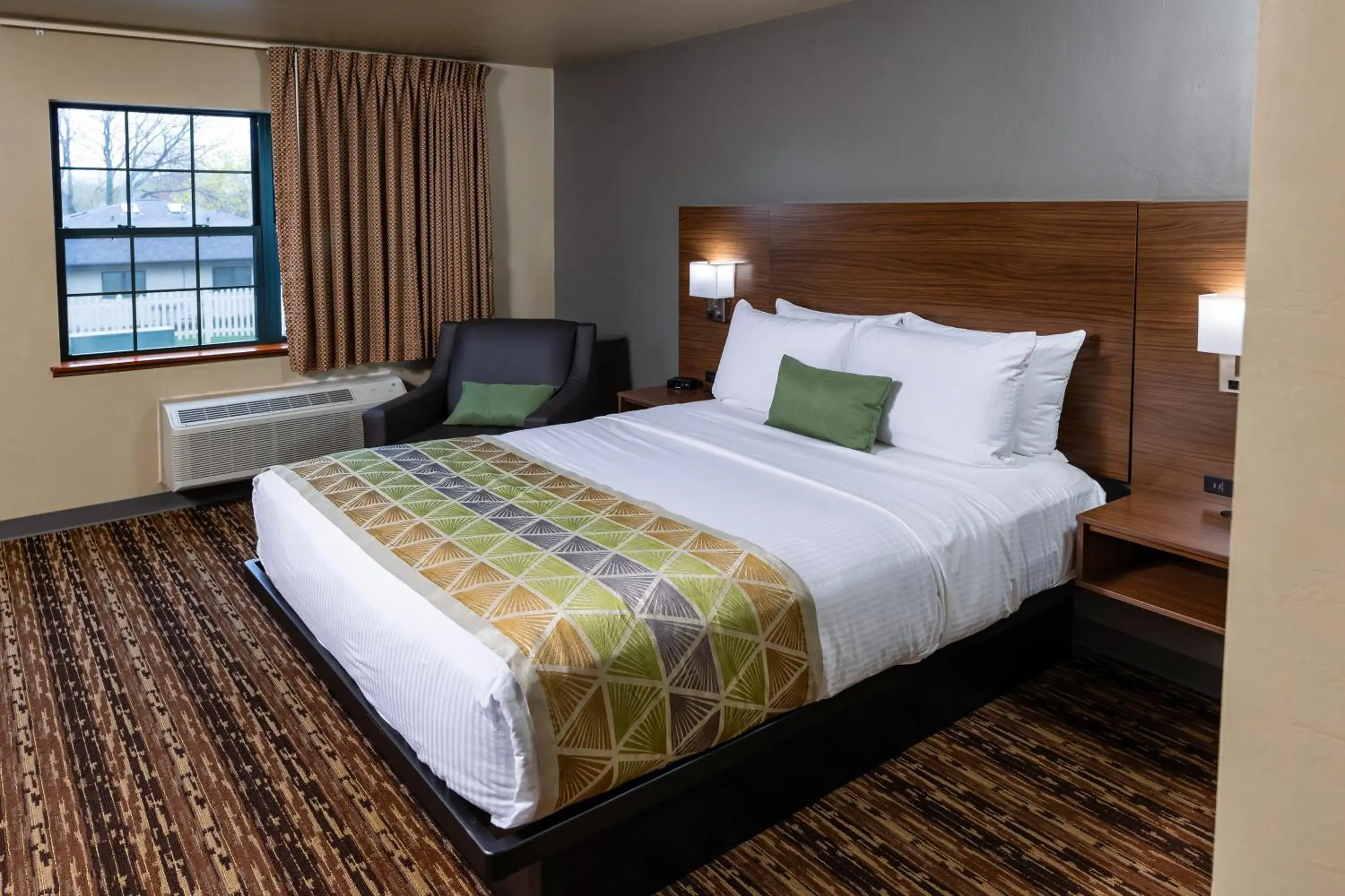 Queen Room - single occupancy - Disability Access in Extended Stay Airport Queen Room - single occupancy - Disability Access in Extended Stay Airport