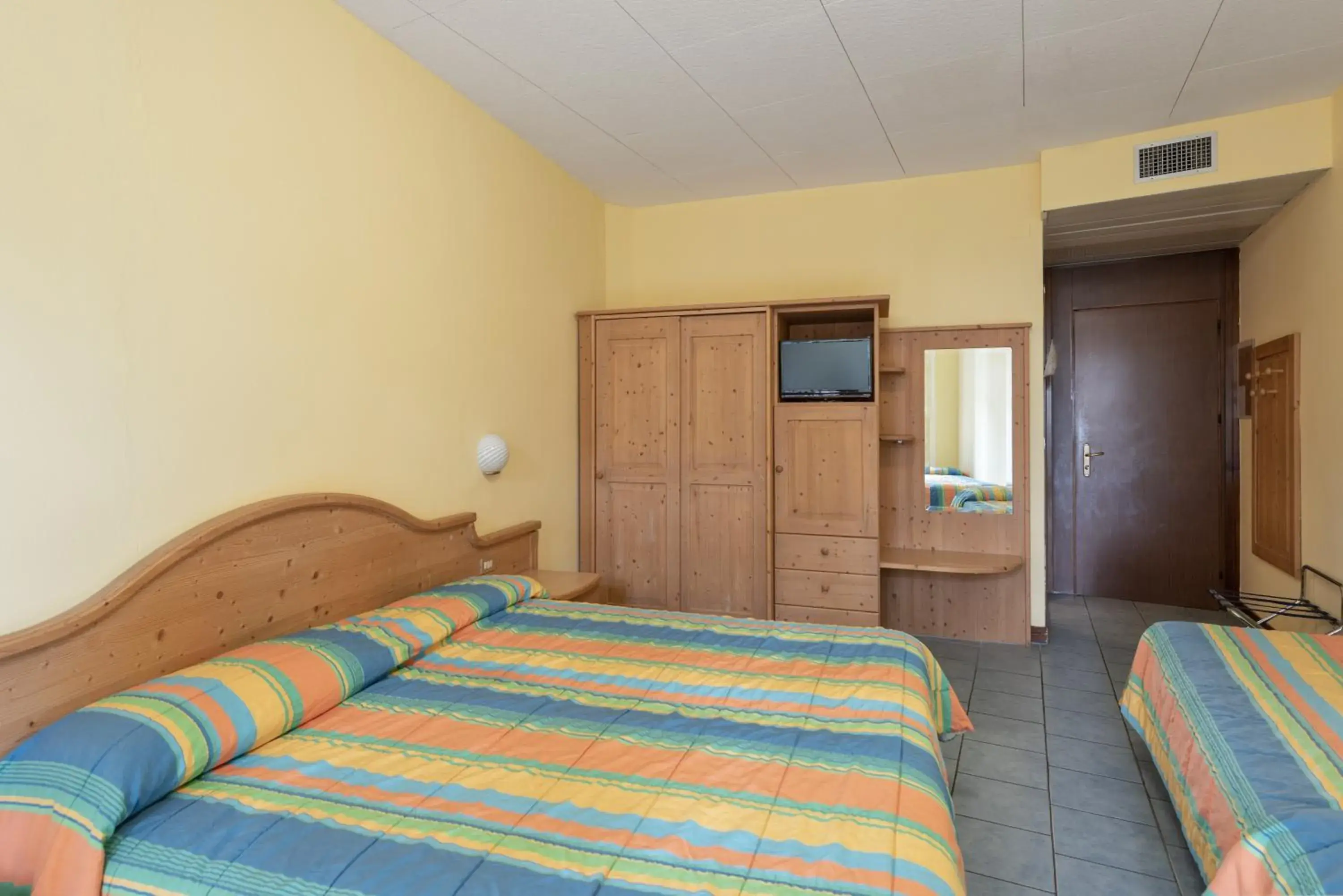 Triple Room in Hotel Marco Polo Triple Room in Hotel Marco Polo