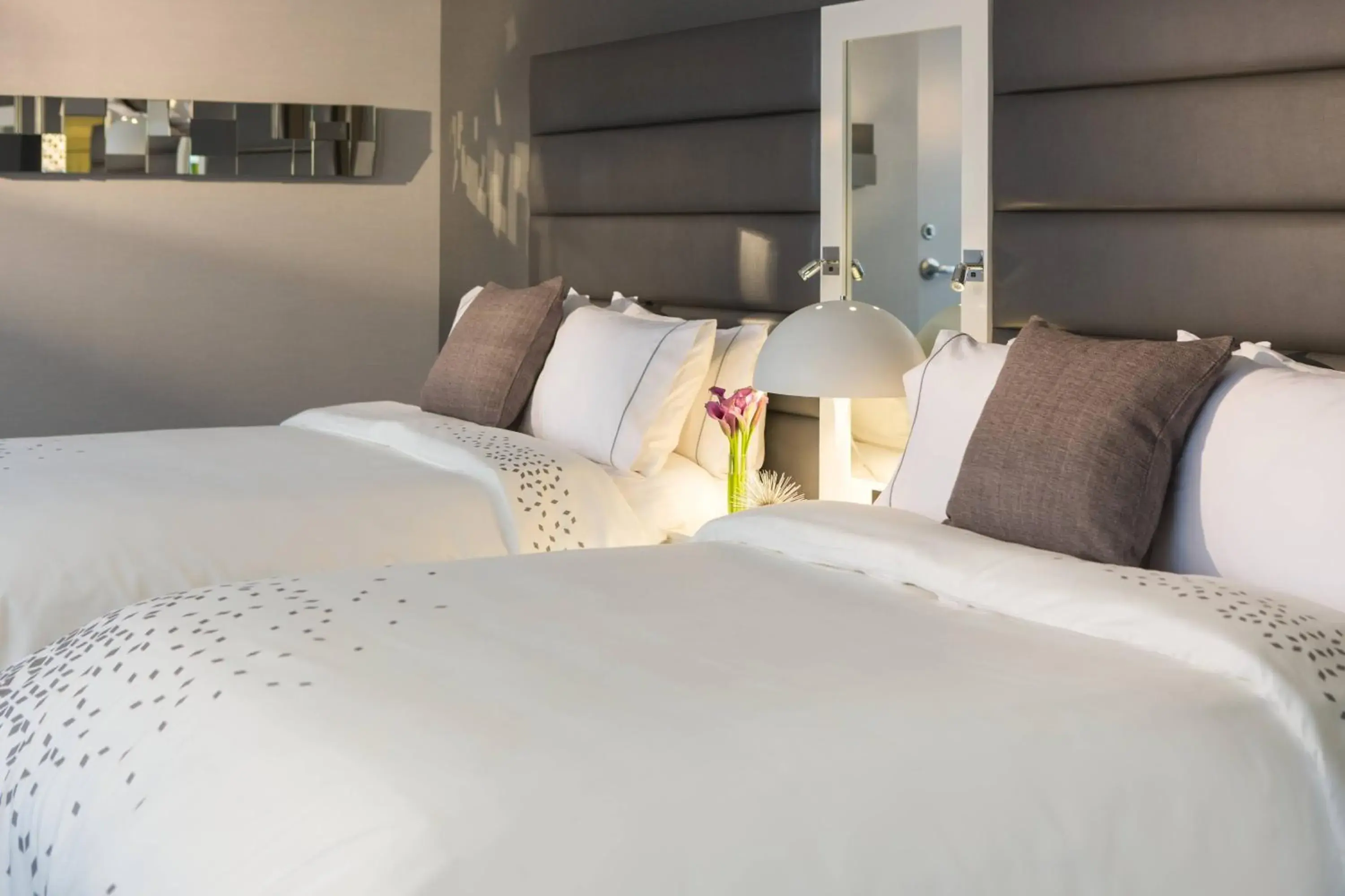 Signature Queen Room with Transfer Shower - Mobility/Hearing Accessible in Renaissance Albany Hotel Signature Queen Room with Transfer Shower - Mobility/Hearing Accessible in Renaissance Albany Hotel