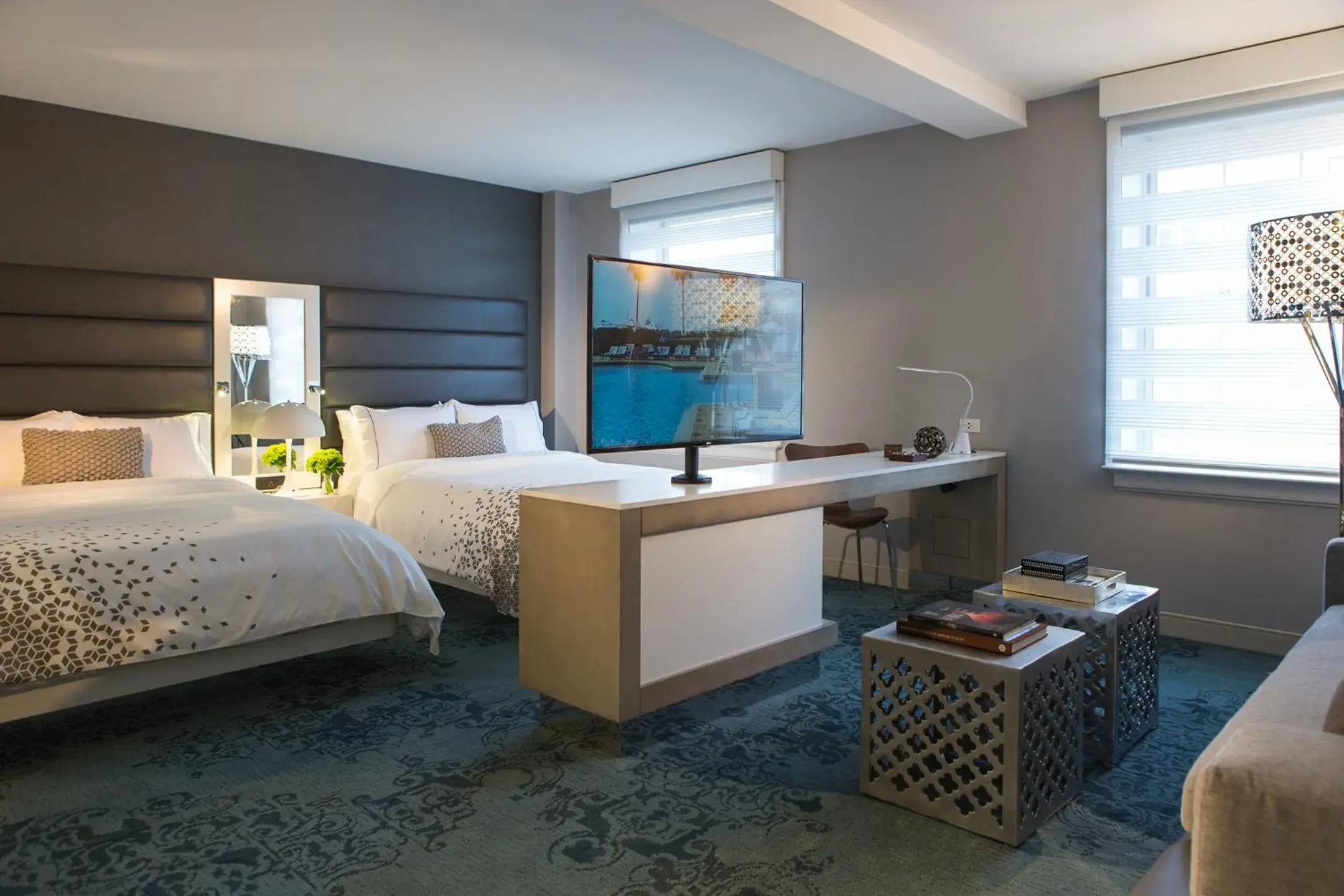 Deluxe Queen Room with Two Queen Beds in Renaissance Albany Hotel Deluxe Queen Room with Two Queen Beds in Renaissance Albany Hotel