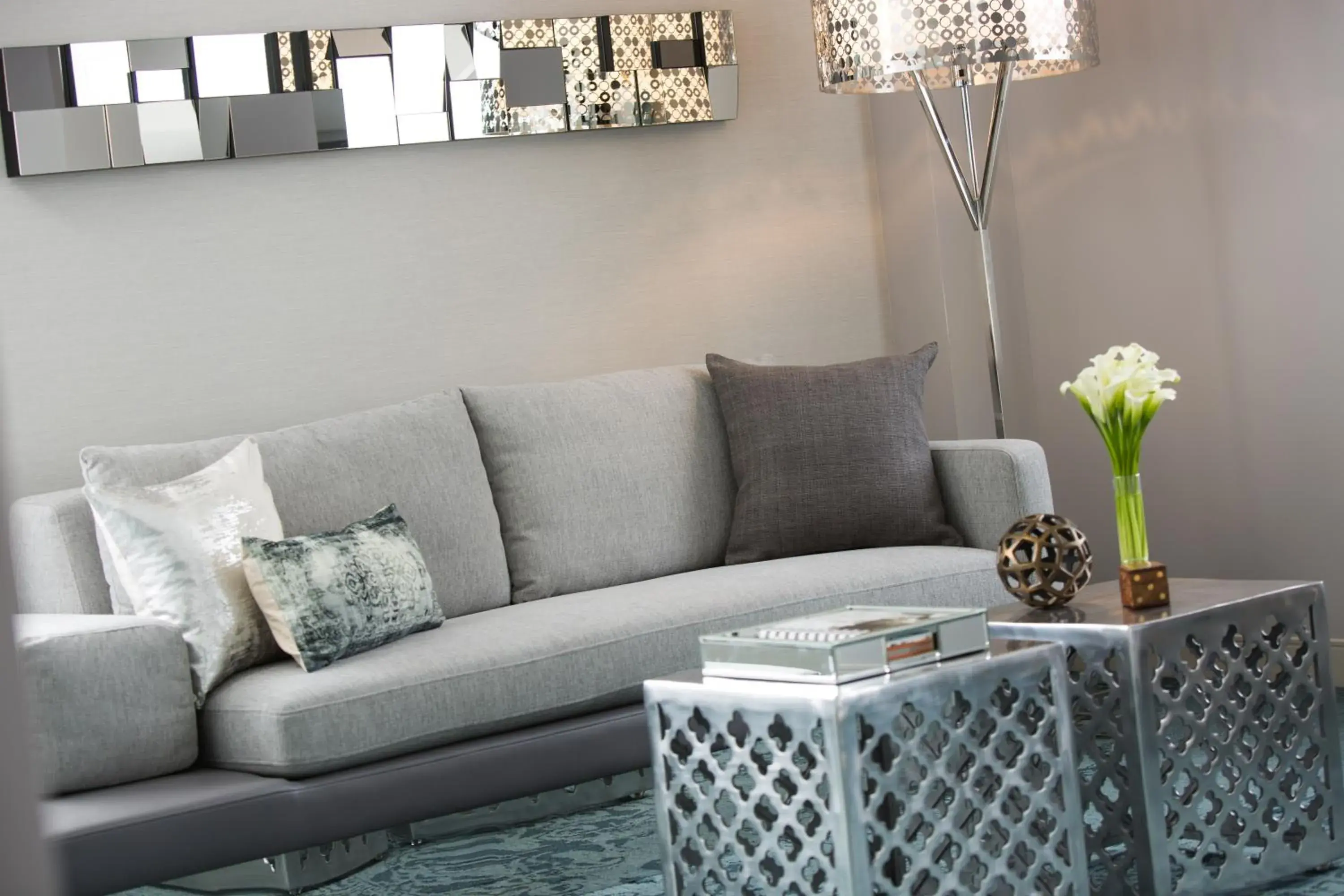 Deluxe King Room in Renaissance Albany Hotel Deluxe King Room in Renaissance Albany Hotel