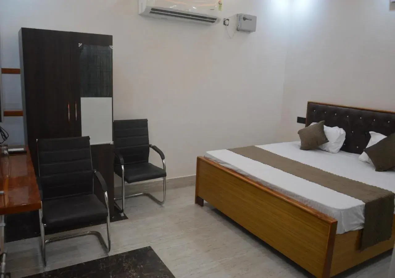 Family Room in Mateshwari Palace Family Room in Mateshwari Palace