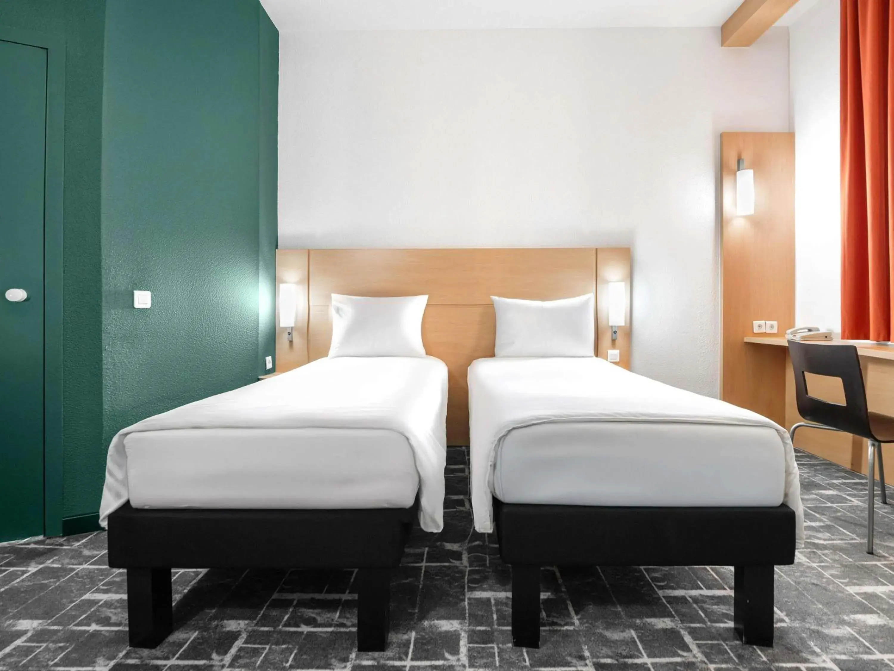 Standard Twin Room with City View in Ibis Astana Standard Twin Room with City View in Ibis Astana