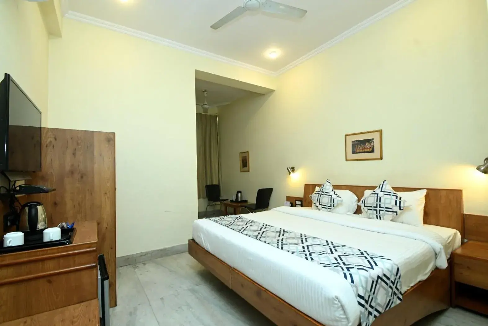 Deluxe Double Room in Hotel Yulia- Le Amour Inn Deluxe Double Room in Hotel Yulia- Le Amour Inn