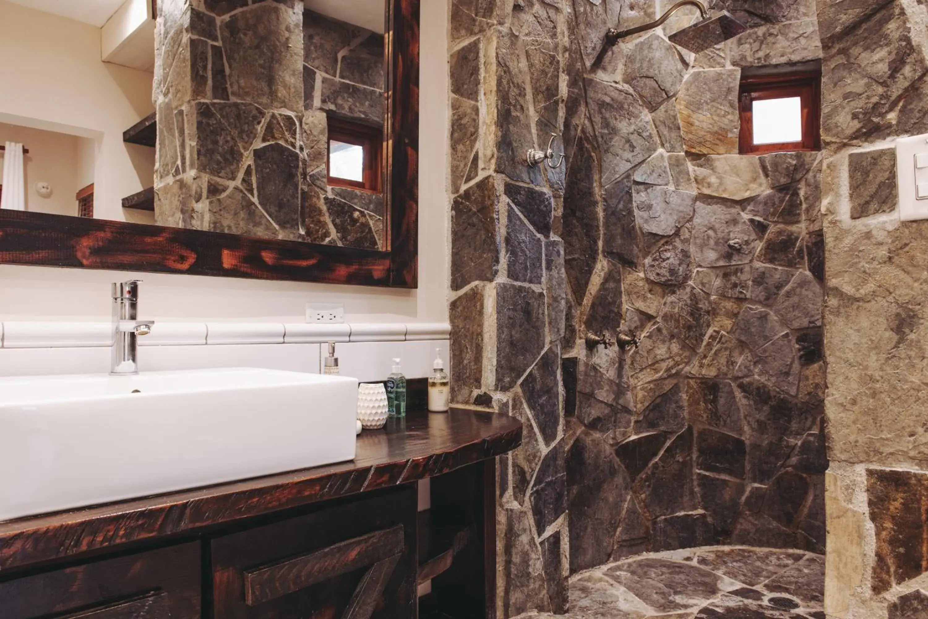 Rio Chico - Superior King Room in Sansara Surf Yoga & Resort Rio Chico - Superior King Room in Sansara Surf Yoga & Resort