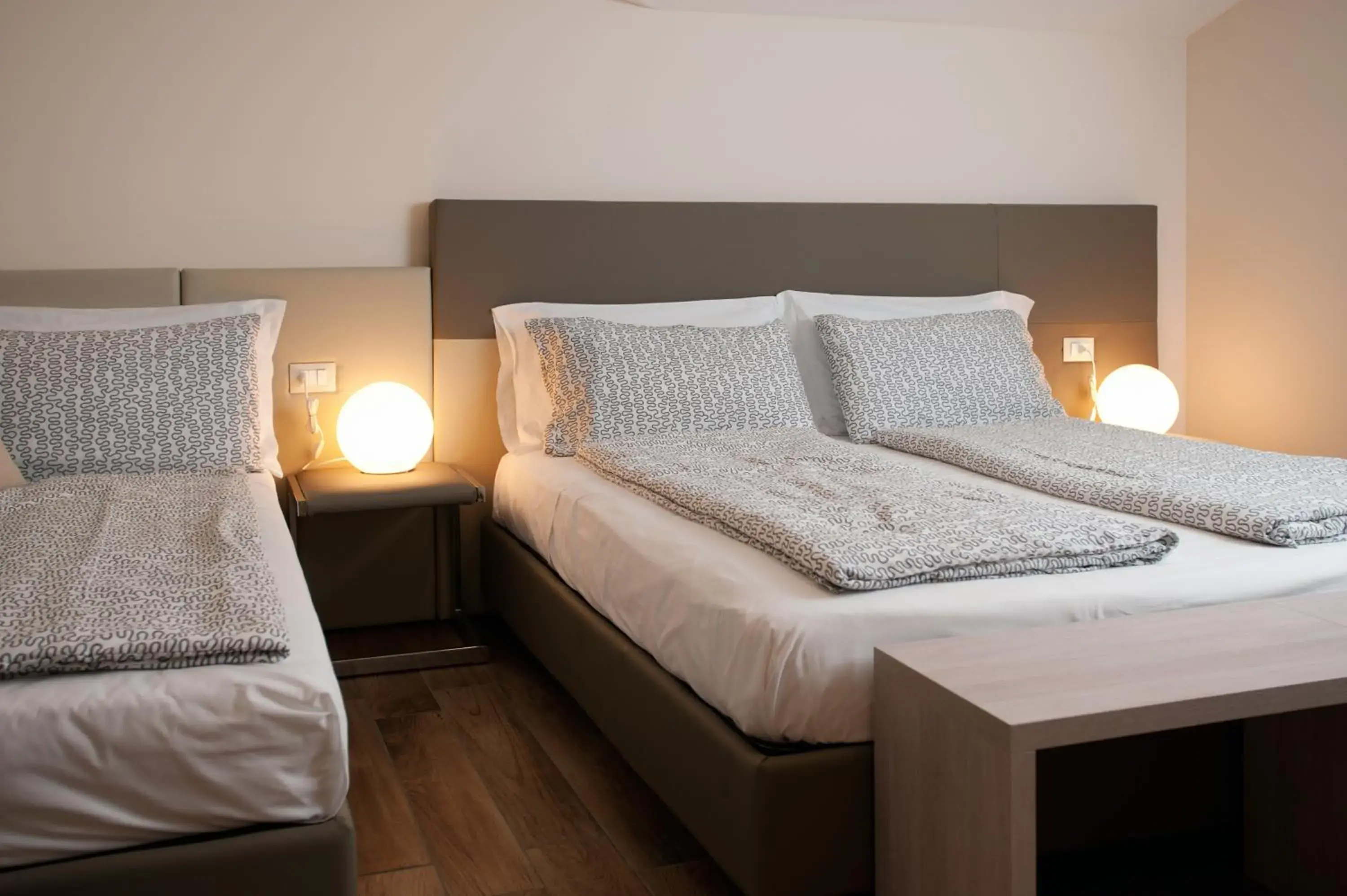 Deluxe Double Room with Extra Bed in B&B Raffaello a Mare Deluxe Double Room with Extra Bed in B&B Raffaello a Mare