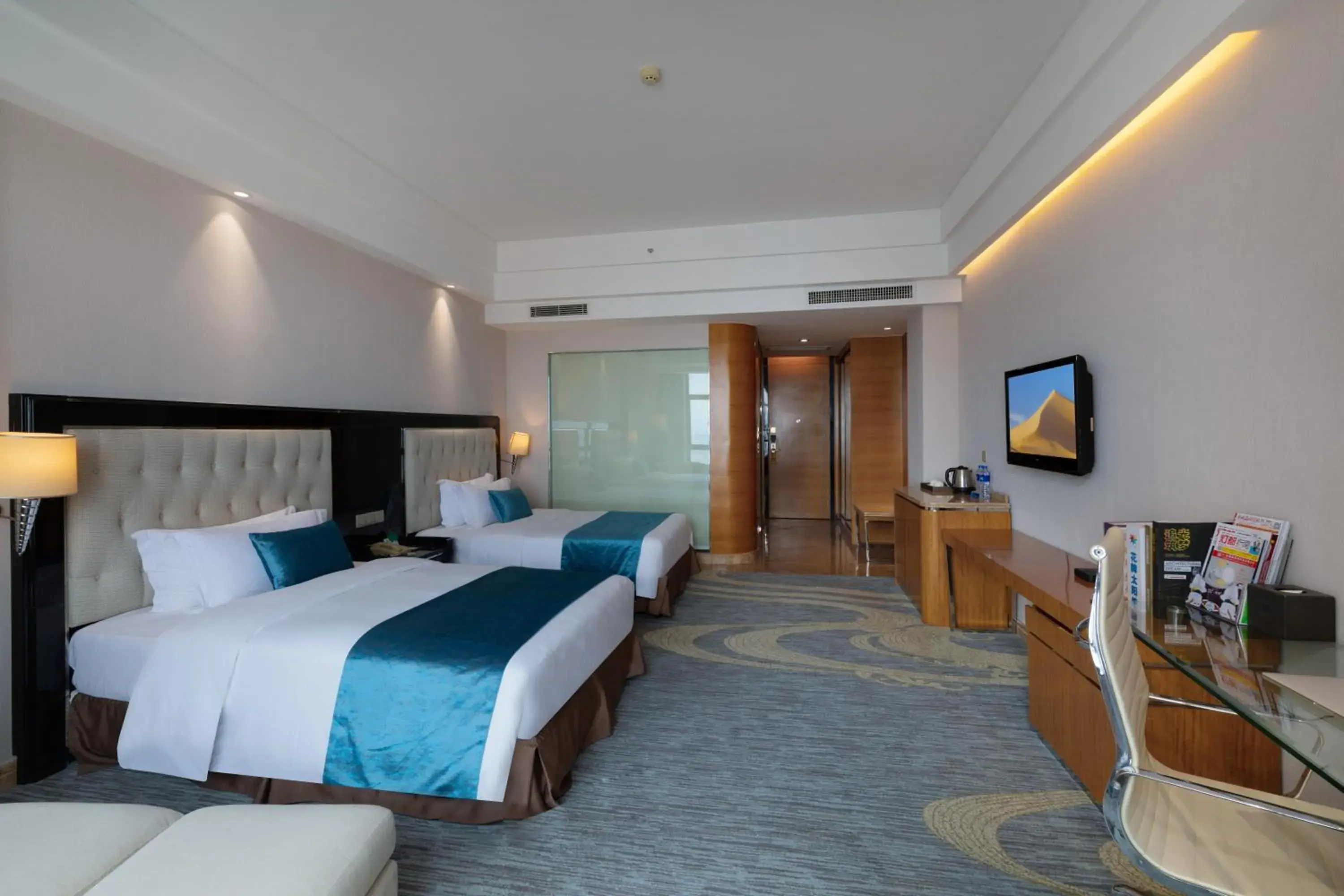 Deluxe Twin Room in Elong Me Hotel Deluxe Twin Room in Elong Me Hotel