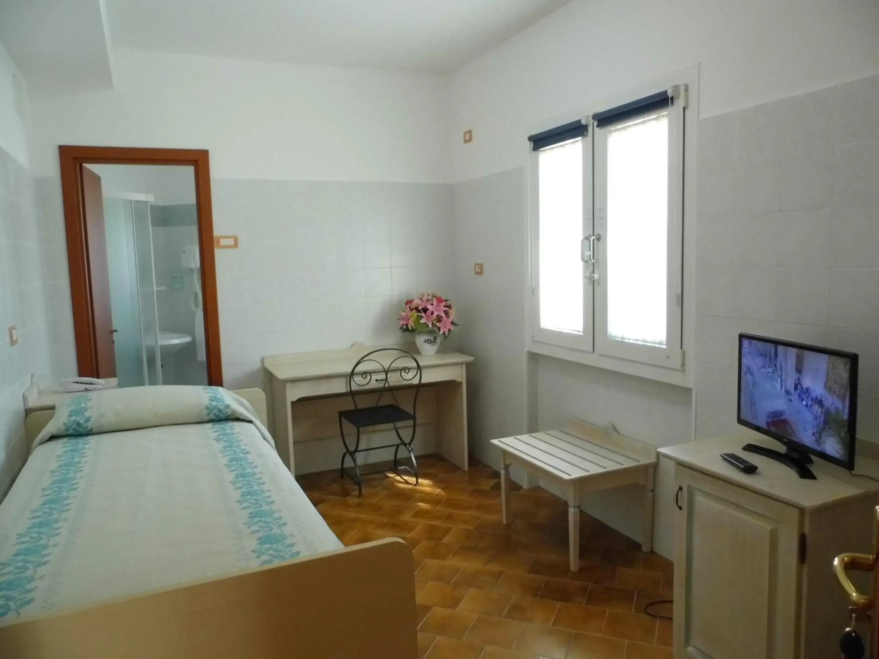 Small Single Room in LE NEREIDI Hotel & Residence Small Single Room in LE NEREIDI Hotel & Residence