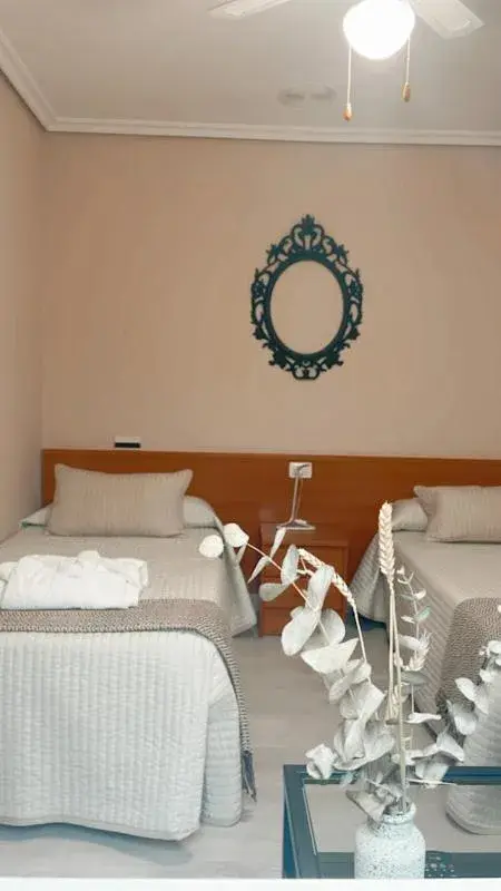 Double or Twin Room with Private External Bathroom - single occupancy in Casa Pazos, Pedrafita do Cebreiro Double or Twin Room with Private External Bathroom - single occupancy in Casa Pazos, Pedrafita do Cebreiro