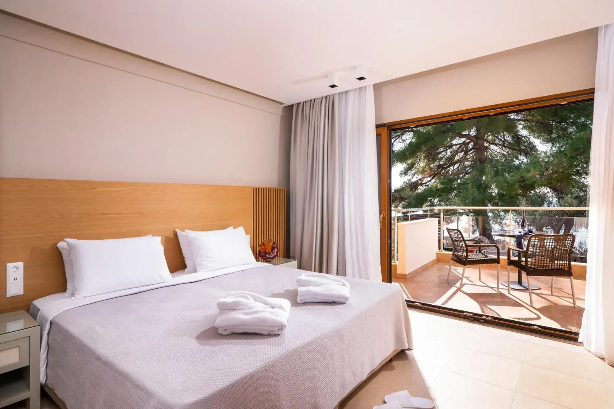 Deluxe Junior Suite Garden View in Olympion Sunset Halkidiki Deluxe Junior Suite Garden View in Olympion Sunset Halkidiki