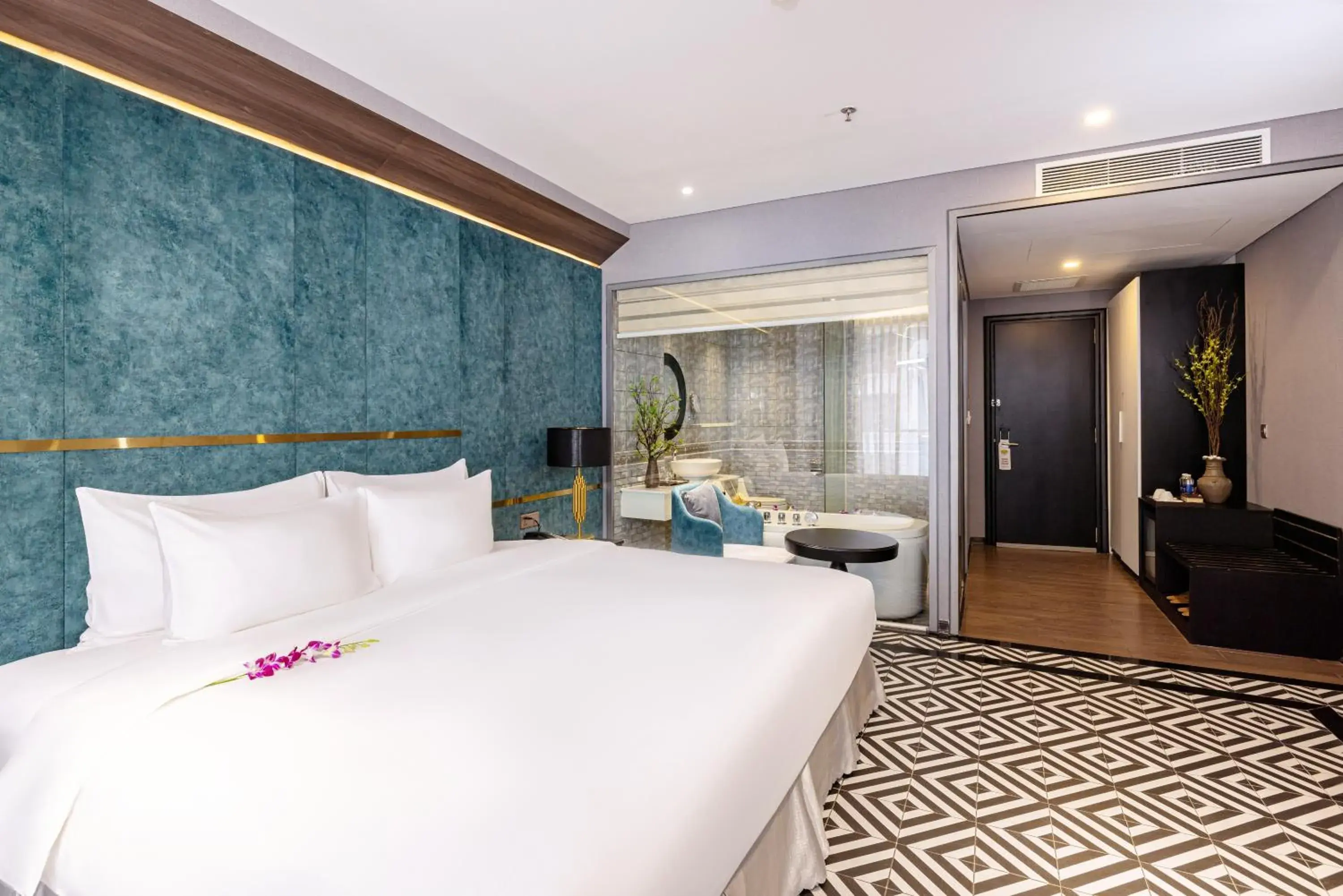 Premium Deluxe Double Partial Ocean View with Balcony in Cicilia Hotels & Spa Danang Premium Deluxe Double Partial Ocean View with Balcony in Cicilia Hotels & Spa Danang
