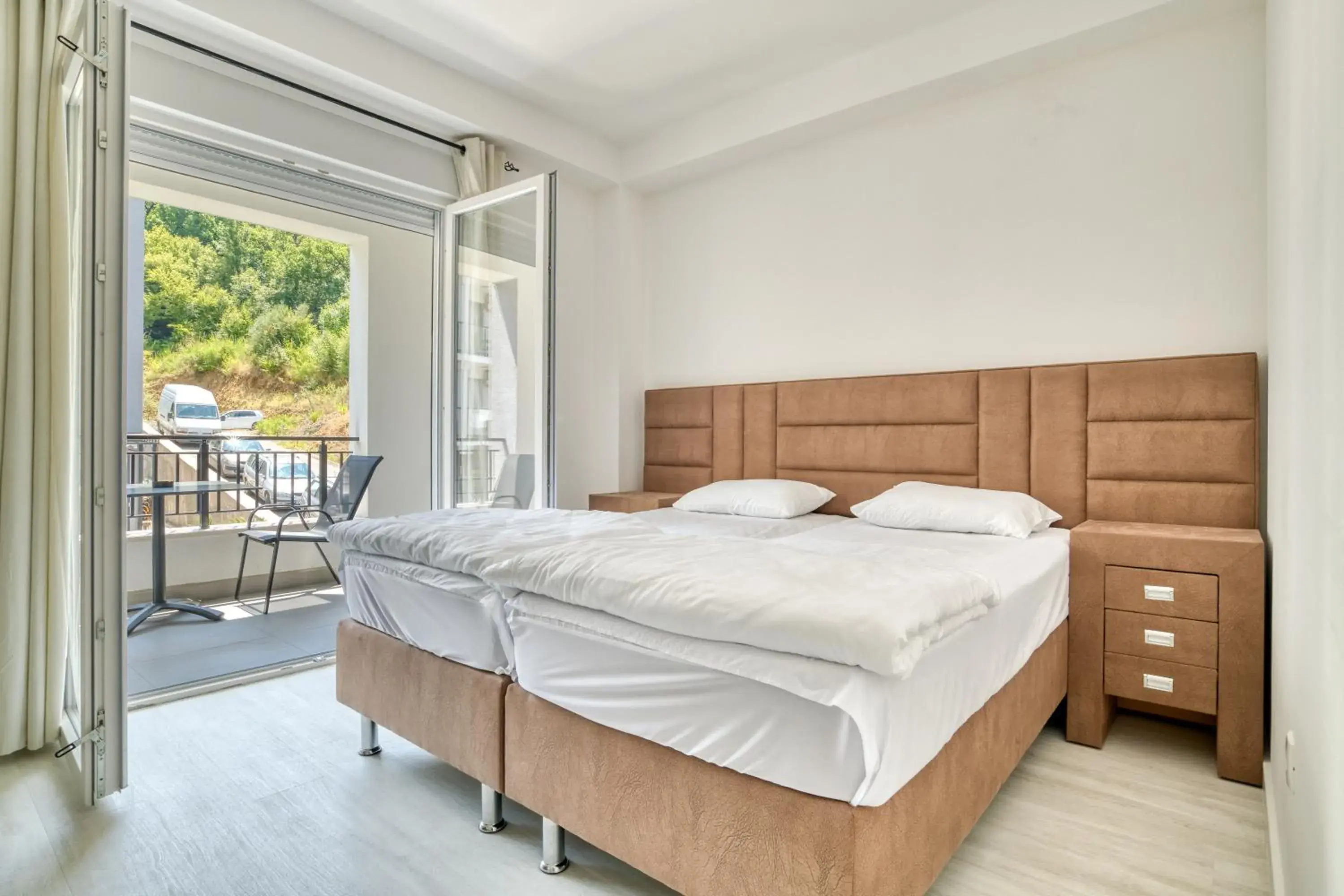 Deluxe Double or Twin Room with Balcony in Hotel Opera Jaz Deluxe Double or Twin Room with Balcony in Hotel Opera Jaz