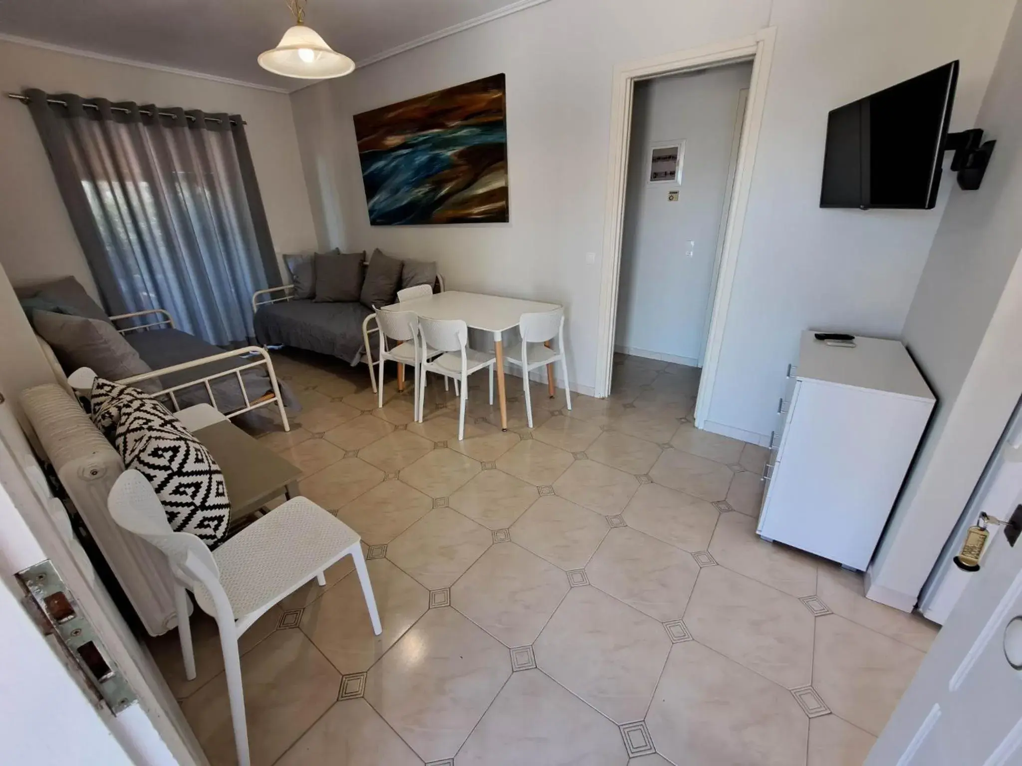 Two-Bedroom Apartment with Living Room in Aretousa Two-Bedroom Apartment with Living Room in Aretousa