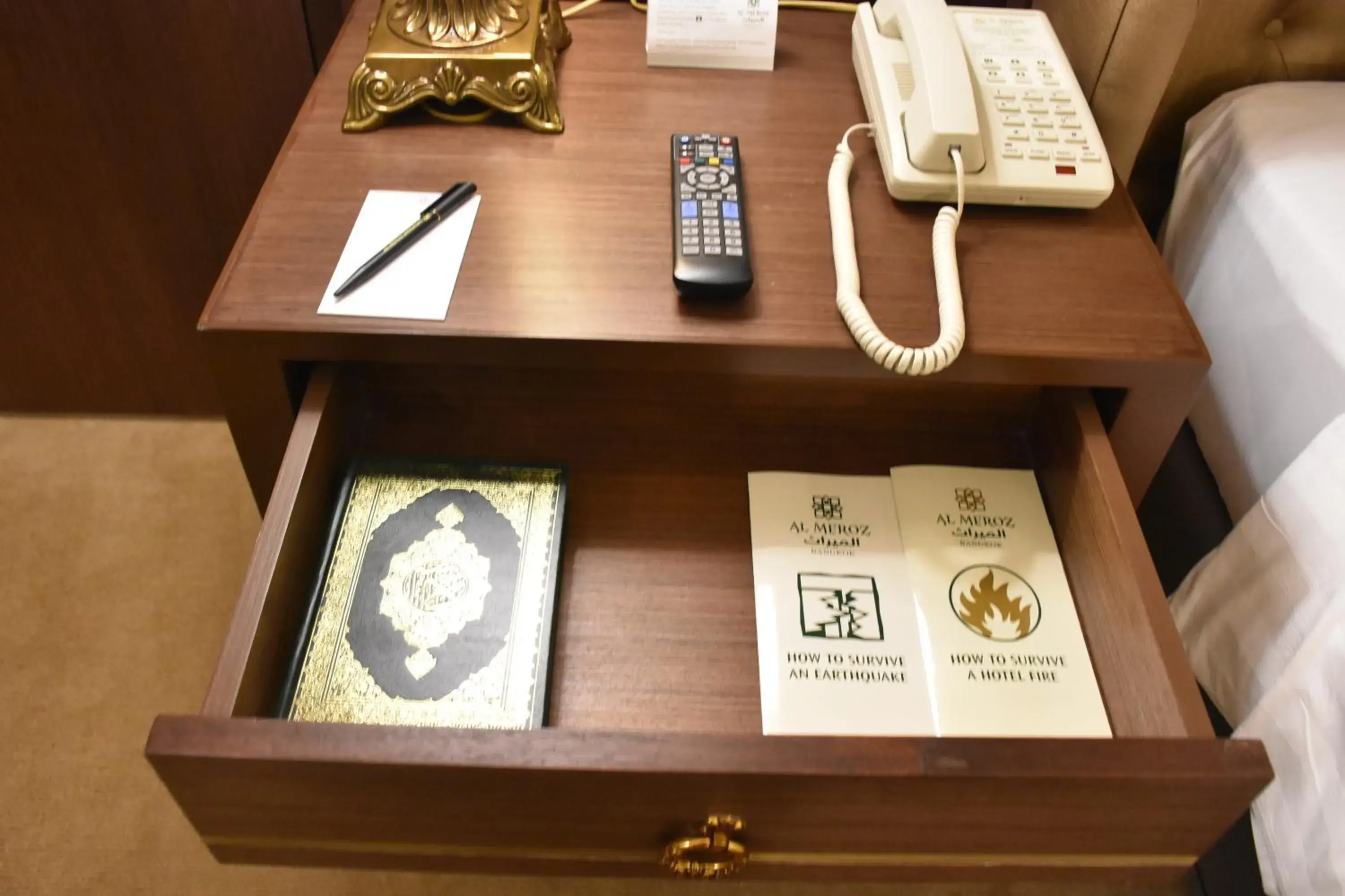 Superior Double or Twin Room with City View in Al Meroz Hotel Bangkok - The Leading Halal Hotel Superior Double or Twin Room with City View in Al Meroz Hotel Bangkok - The Leading Halal Hotel