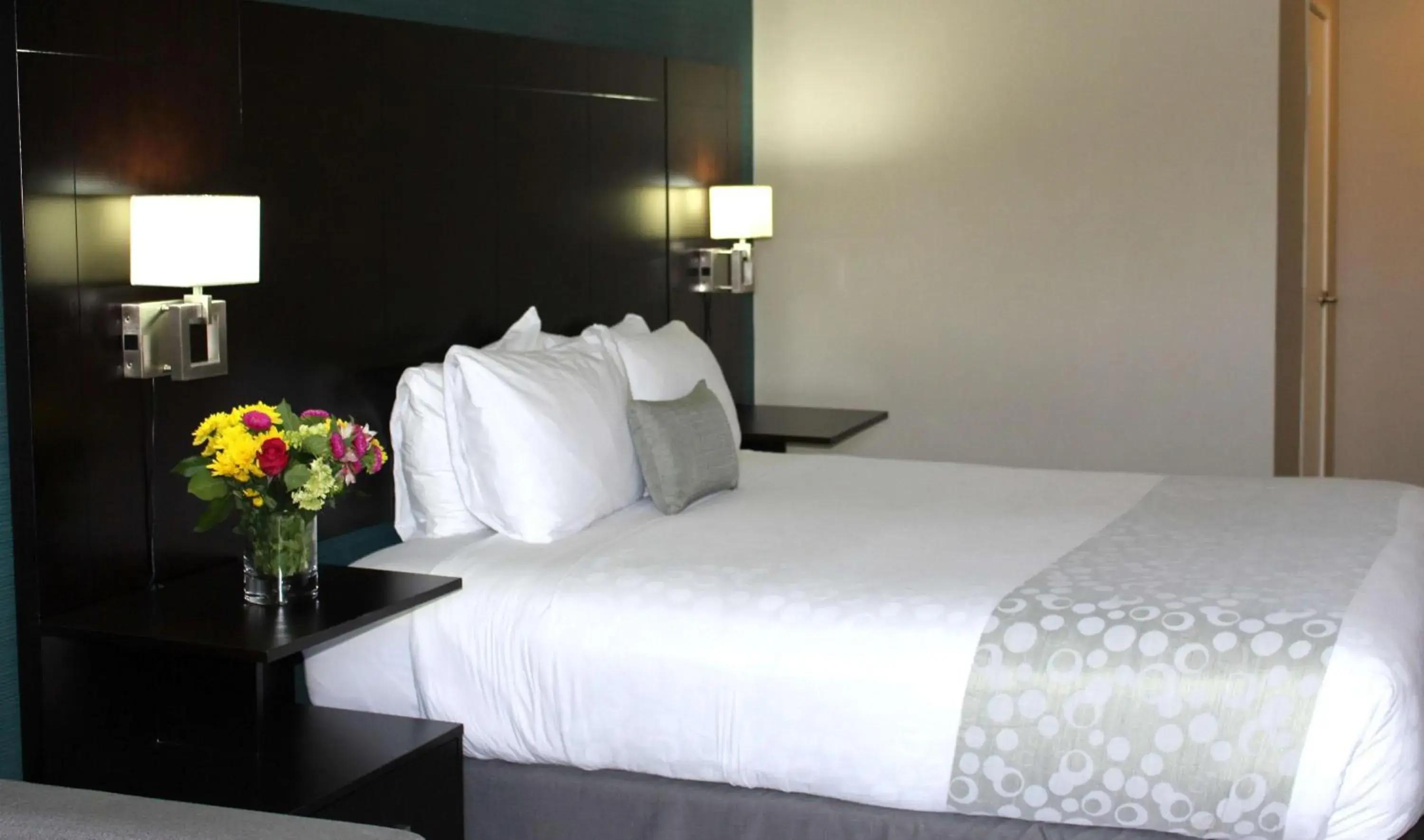 King Room with Sofa Bed and Balcony in Best Western PLUS La Mesa San Diego King Room with Sofa Bed and Balcony in Best Western PLUS La Mesa San Diego