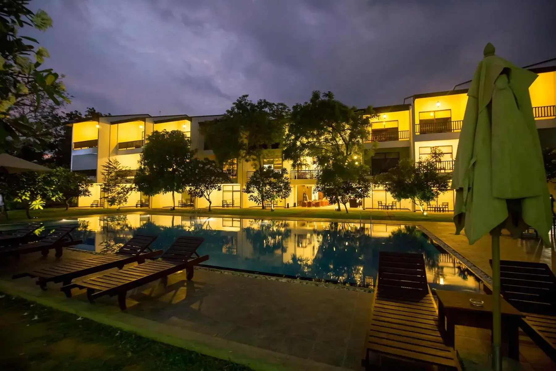 Suite with Pool View in Grand Tamarind Lake Suite with Pool View in Grand Tamarind Lake