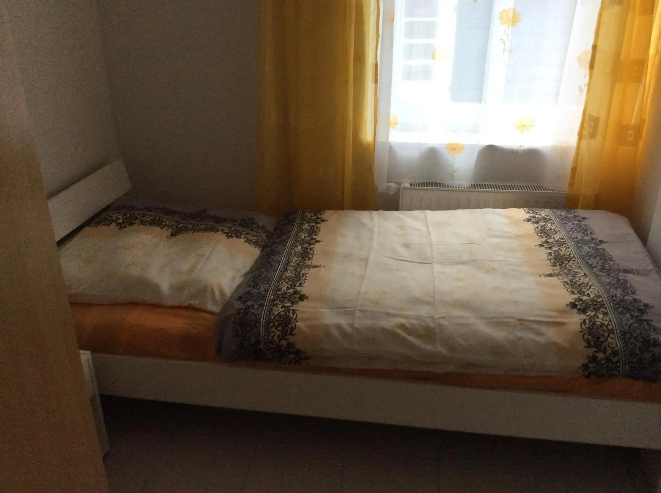 Single Room with Shower - single occupancy in Blumenhotel Single Room with Shower - single occupancy in Blumenhotel