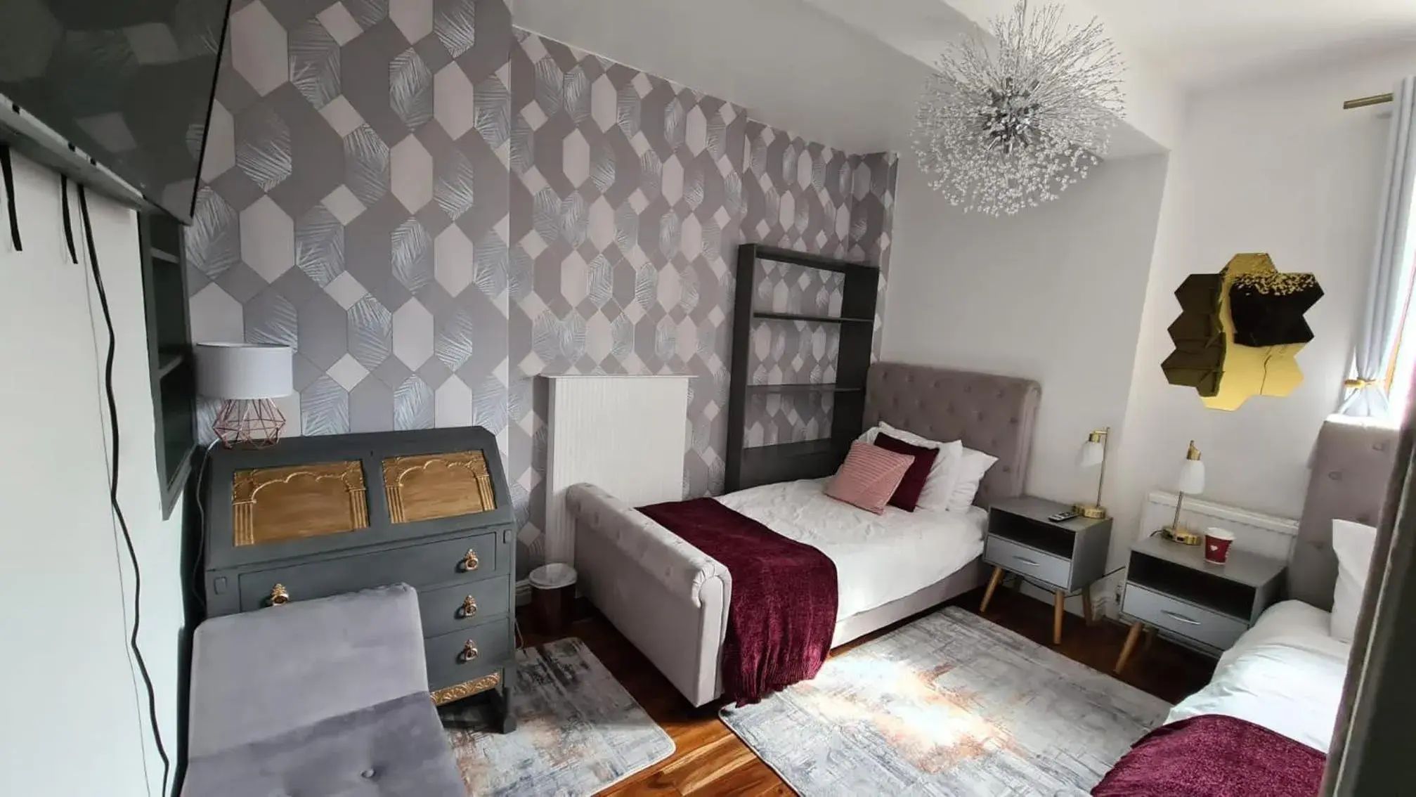 Deluxe Twin Room in The Walrus Bar and Hostel Deluxe Twin Room in The Walrus Bar and Hostel