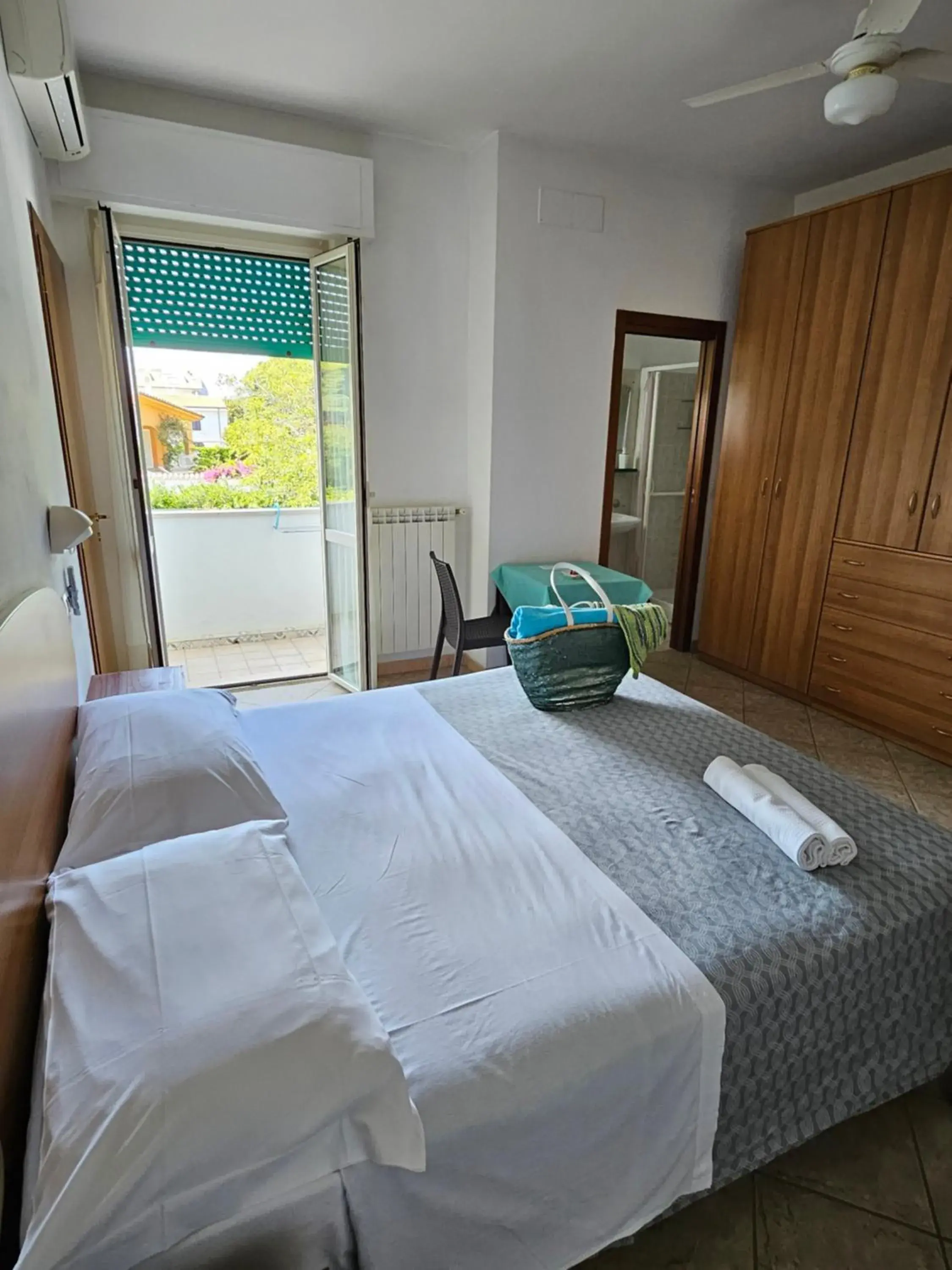 Double Room - single occupancy in Hotel Cerrano Double Room - single occupancy in Hotel Cerrano