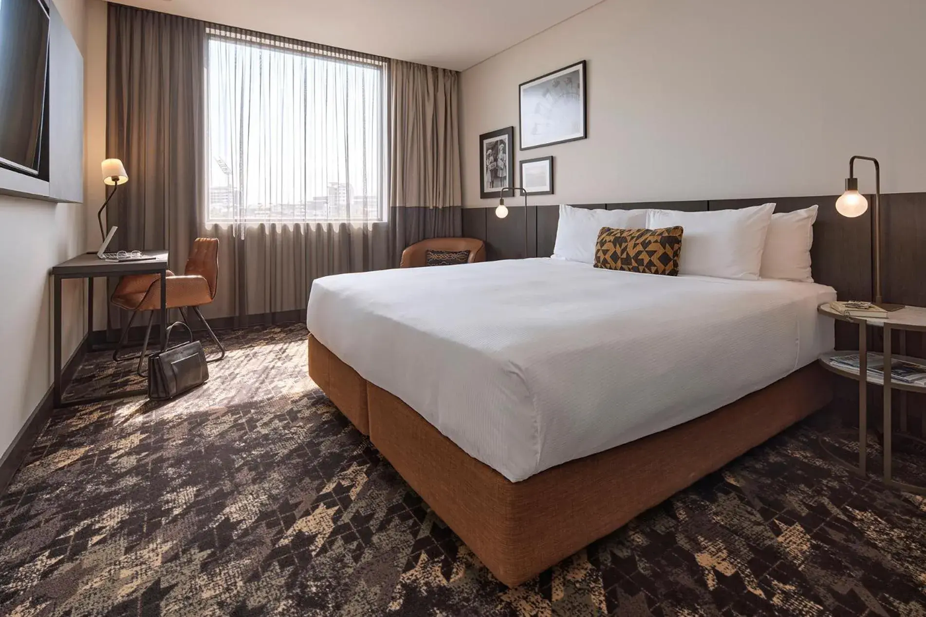 Deluxe King Room in Rydges Fortitude Valley Deluxe King Room in Rydges Fortitude Valley