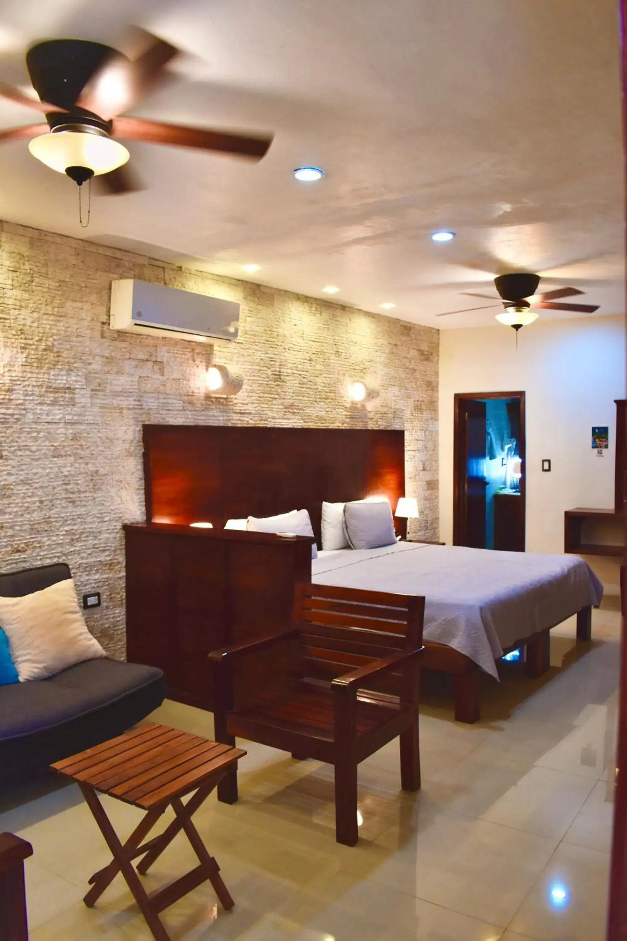 Junior Suite with Pool View in El Zaguán Colonial by GuruHotel Junior Suite with Pool View in El Zaguán Colonial by GuruHotel