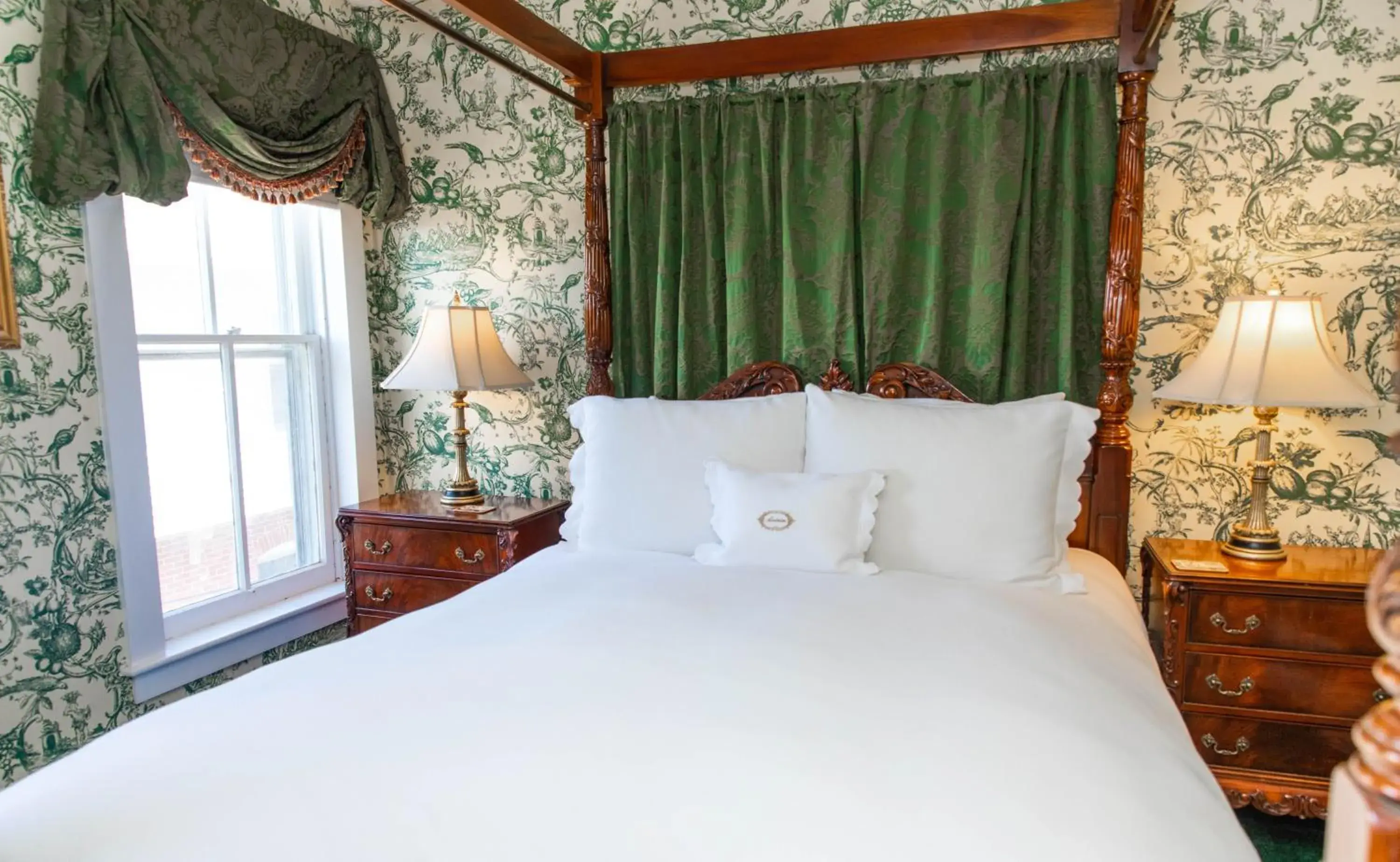 Queen Room in Antrim 1844 Queen Room in Antrim 1844