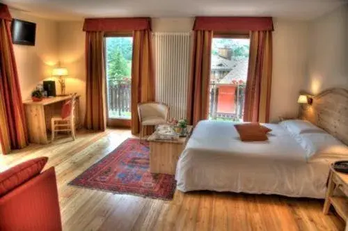 Junior Suite (4 Adults) - single occupancy in Cresta Et Duc Hotel Junior Suite (4 Adults) - single occupancy in Cresta Et Duc Hotel