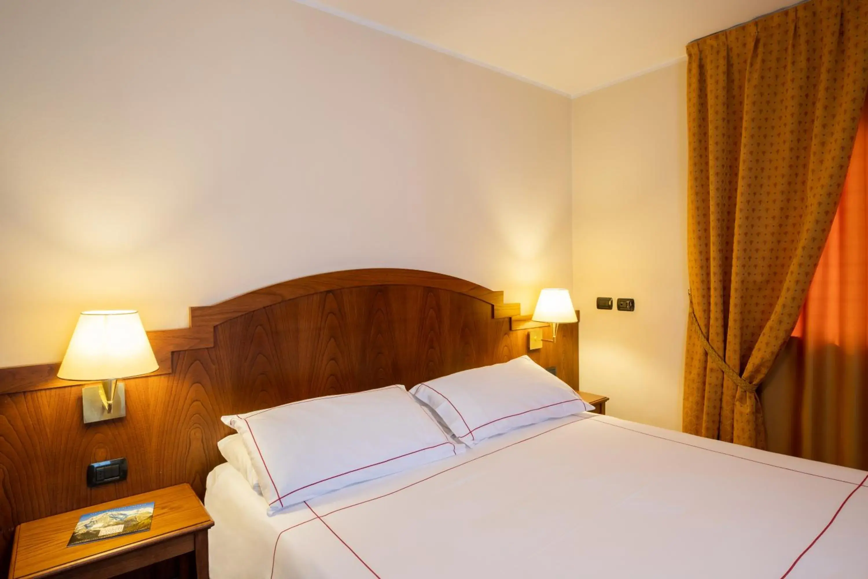 Standard Double Room - single occupancy in Cresta Et Duc Hotel Standard Double Room - single occupancy in Cresta Et Duc Hotel