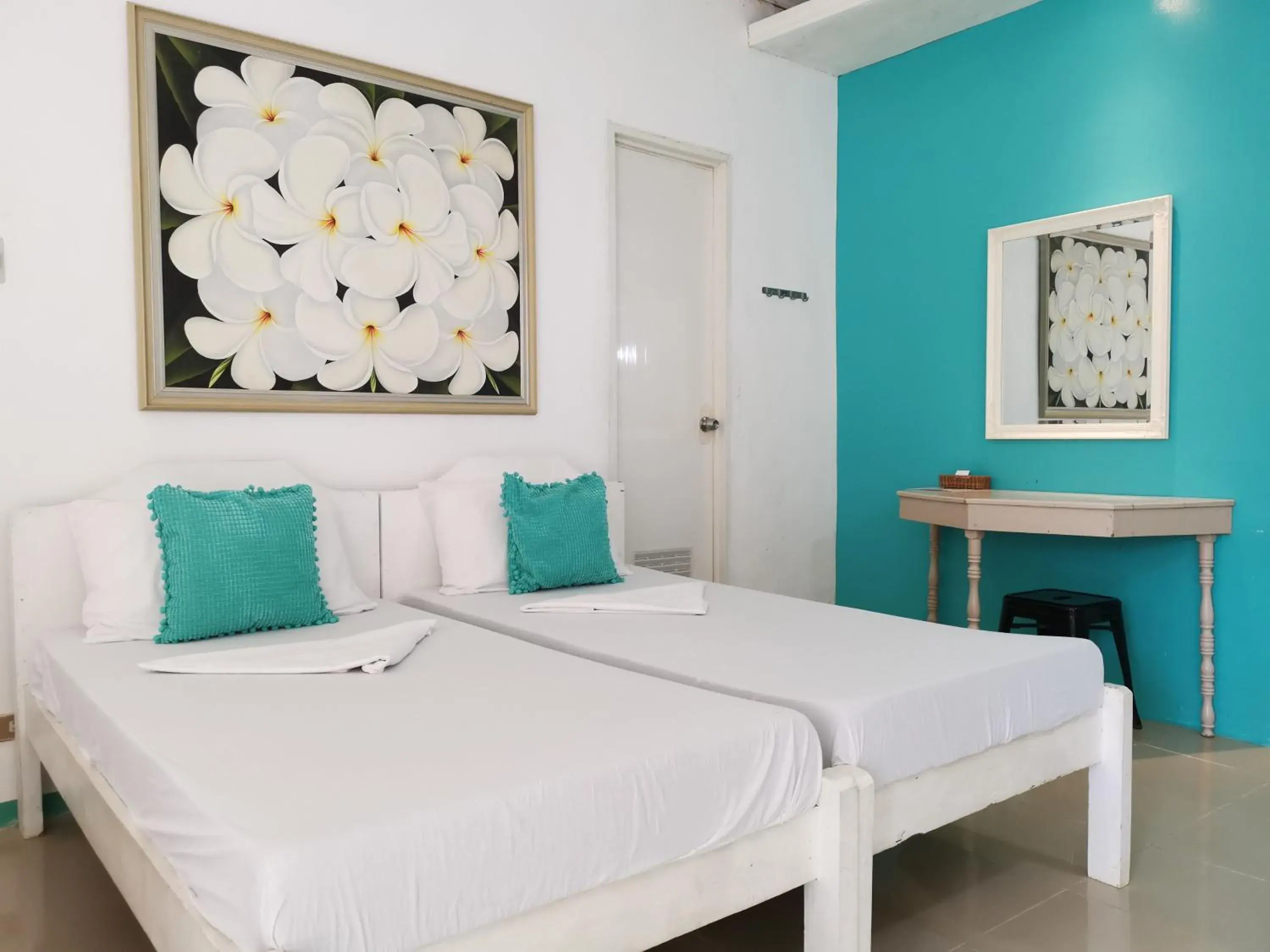 Family Room with Private Bathroom in La Vida Hostel Samal Island Family Room with Private Bathroom in La Vida Hostel Samal Island