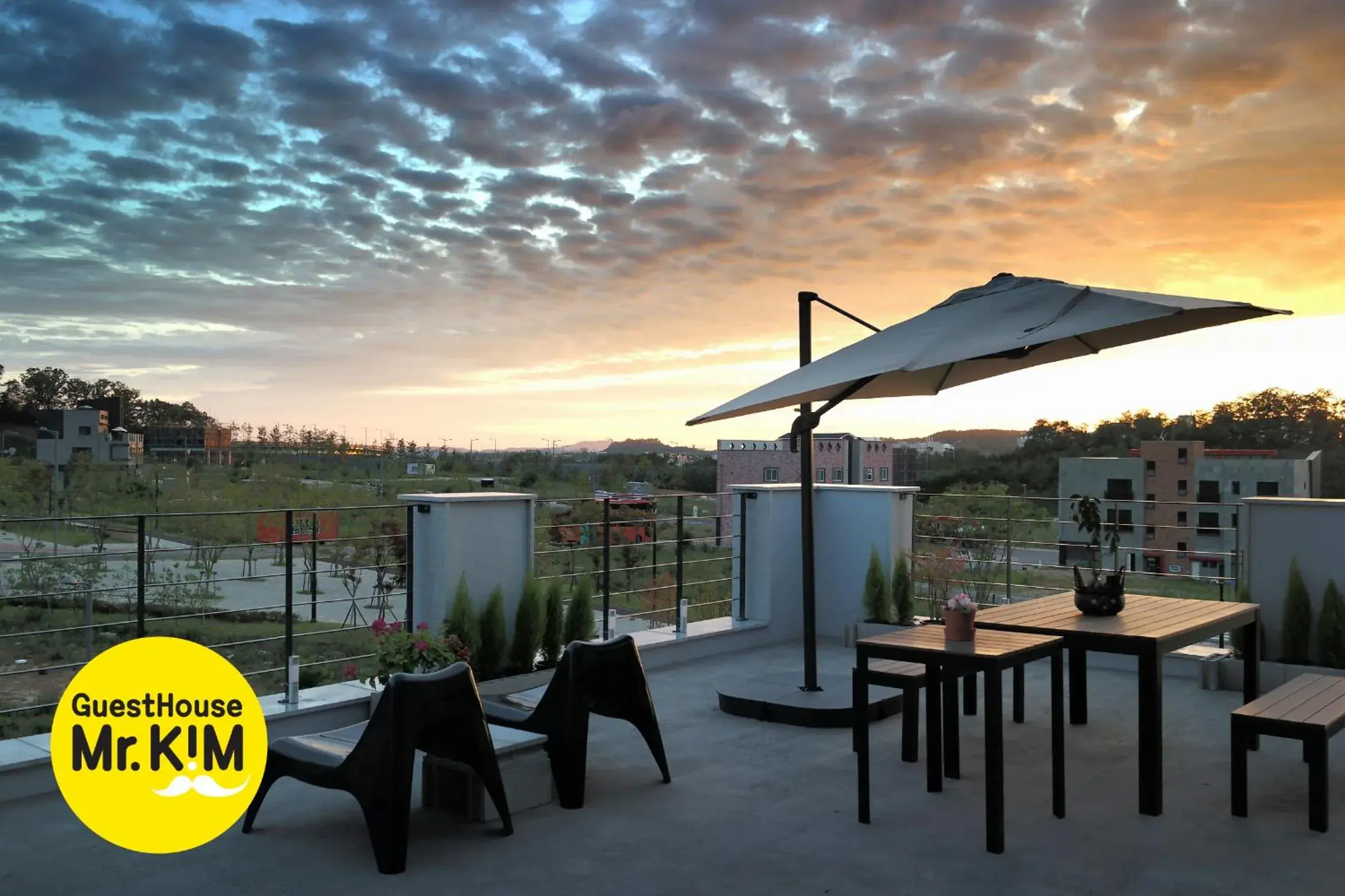 Twin Room with Private Bathroom in Mr. Kim Guesthouse Twin Room with Private Bathroom in Mr. Kim Guesthouse