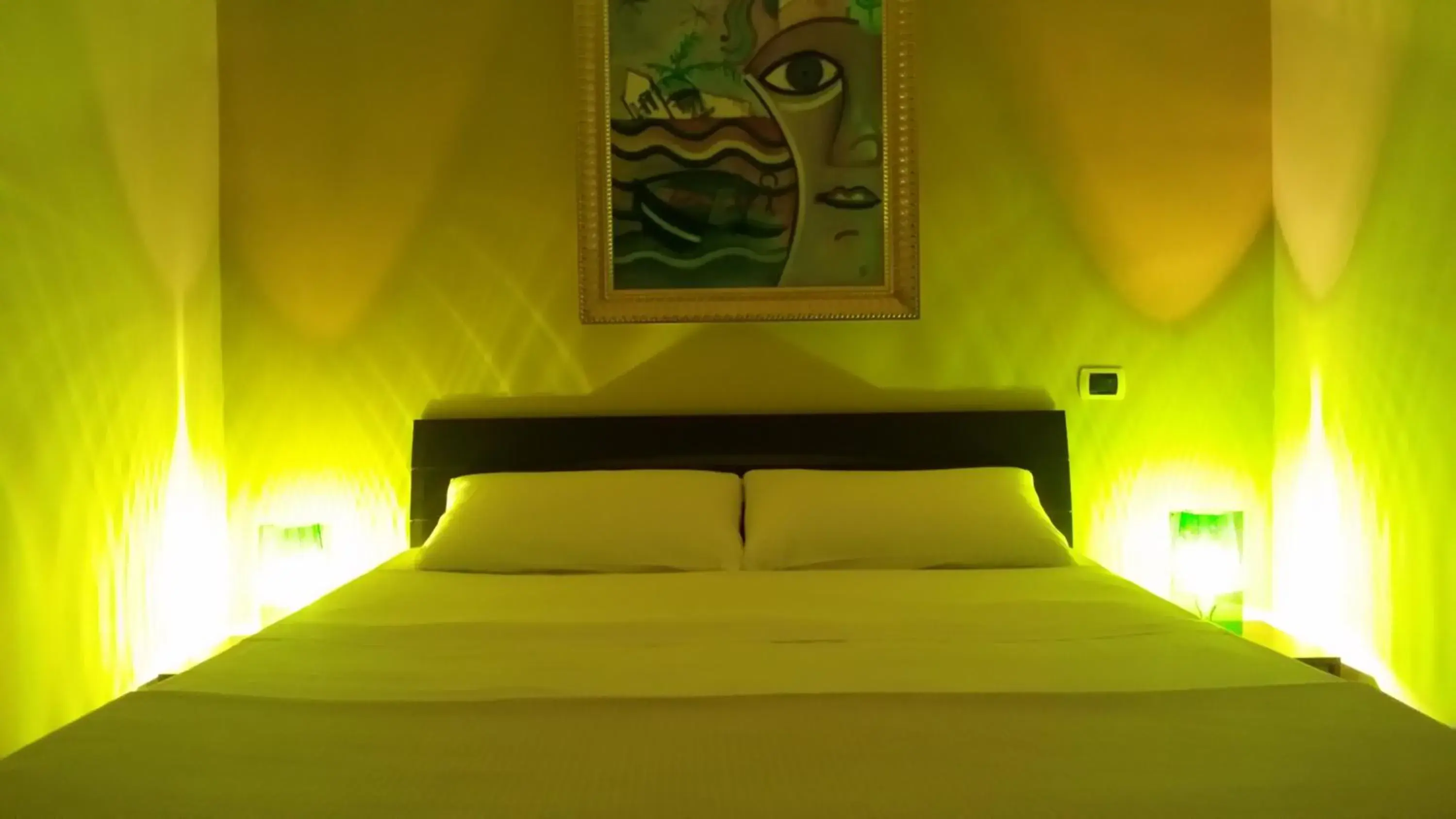 Double Room with Private Bathroom - single occupancy in Def House Double Room with Private Bathroom - single occupancy in Def House