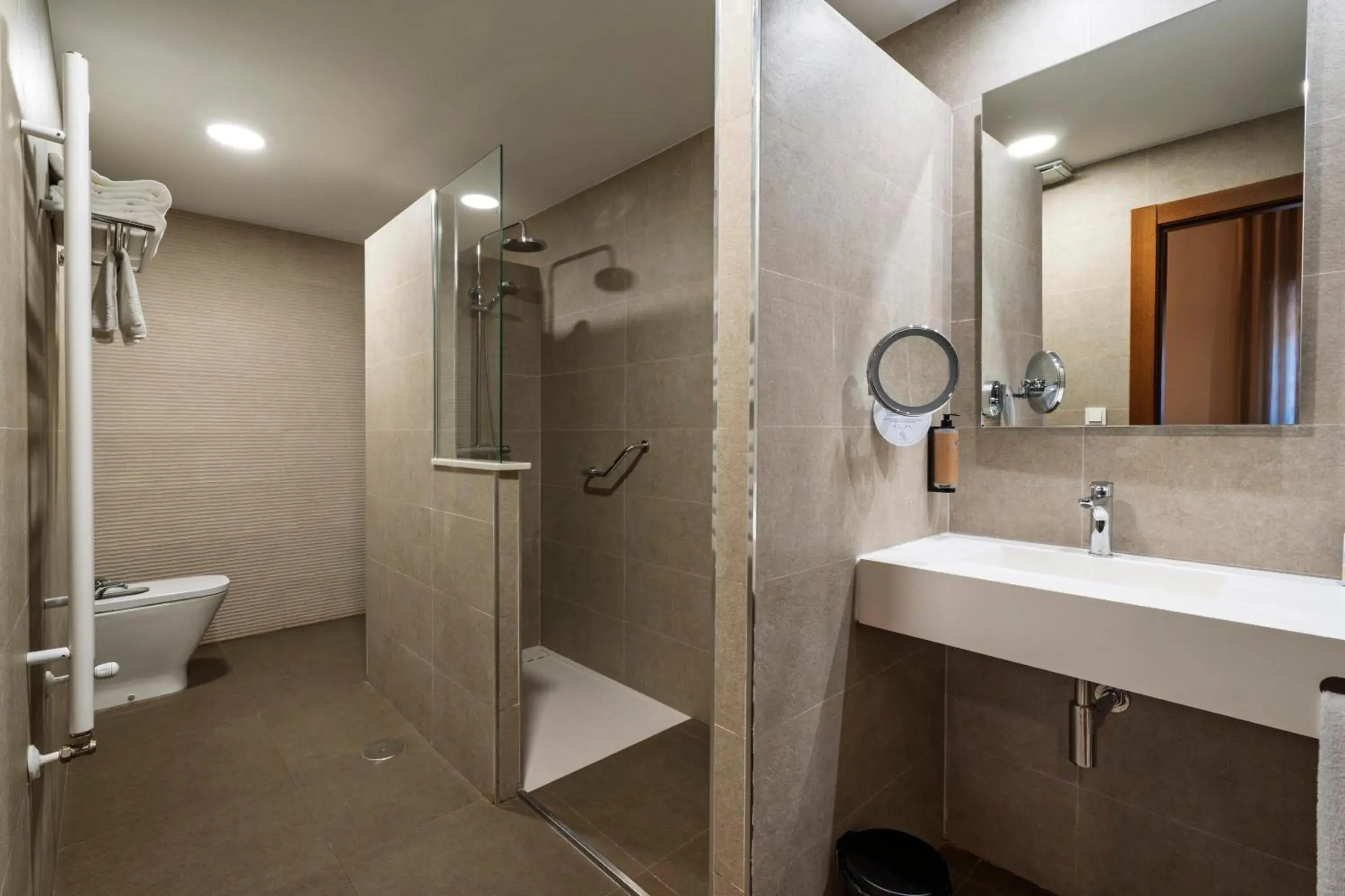 Double or Twin Room with Mountain View - single occupancy in Hotel Valle del Ambroz Double or Twin Room with Mountain View - single occupancy in Hotel Valle del Ambroz