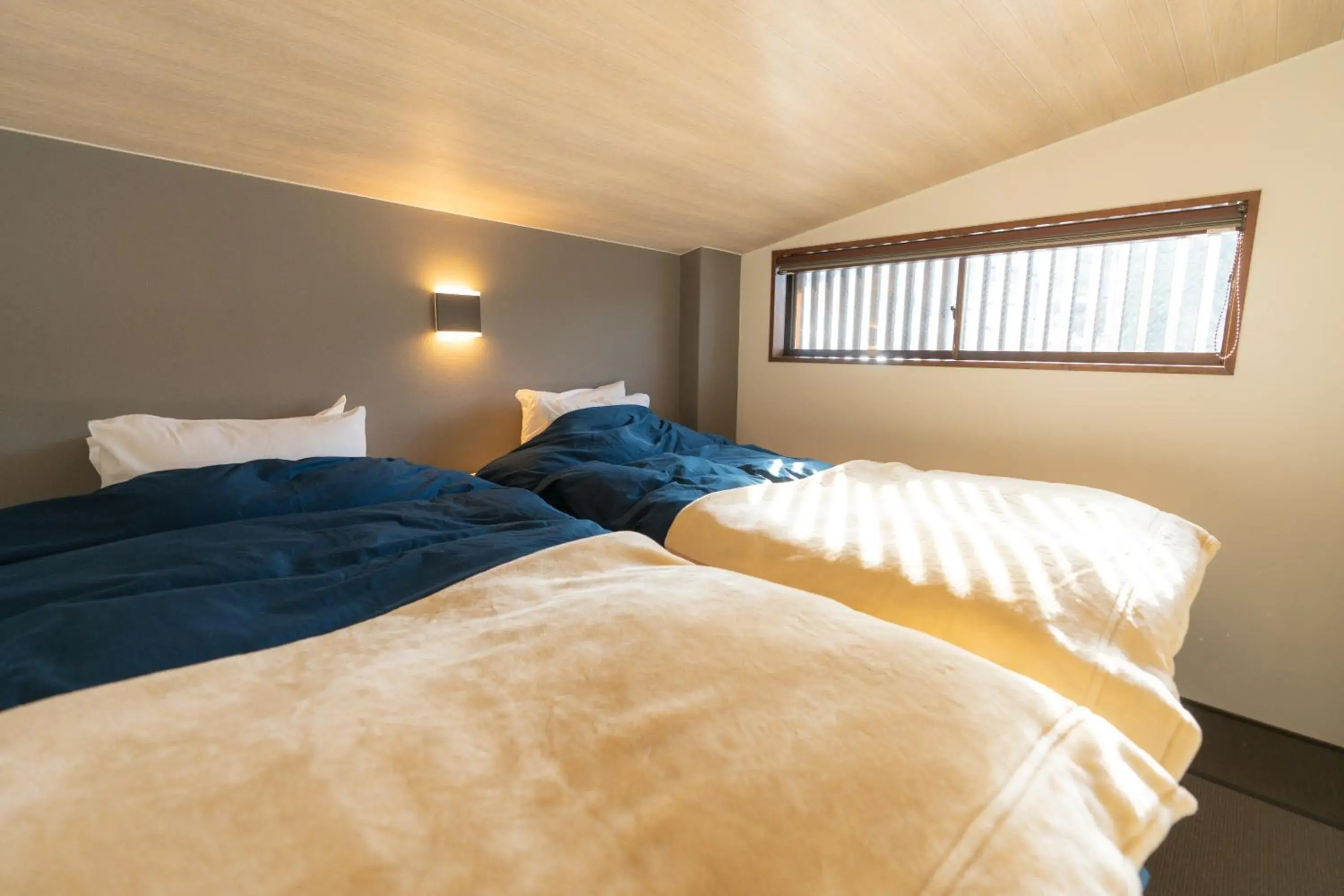 Standard Twin Room with Sofa in Nozawa Onsen Azegamikan Standard Twin Room with Sofa in Nozawa Onsen Azegamikan