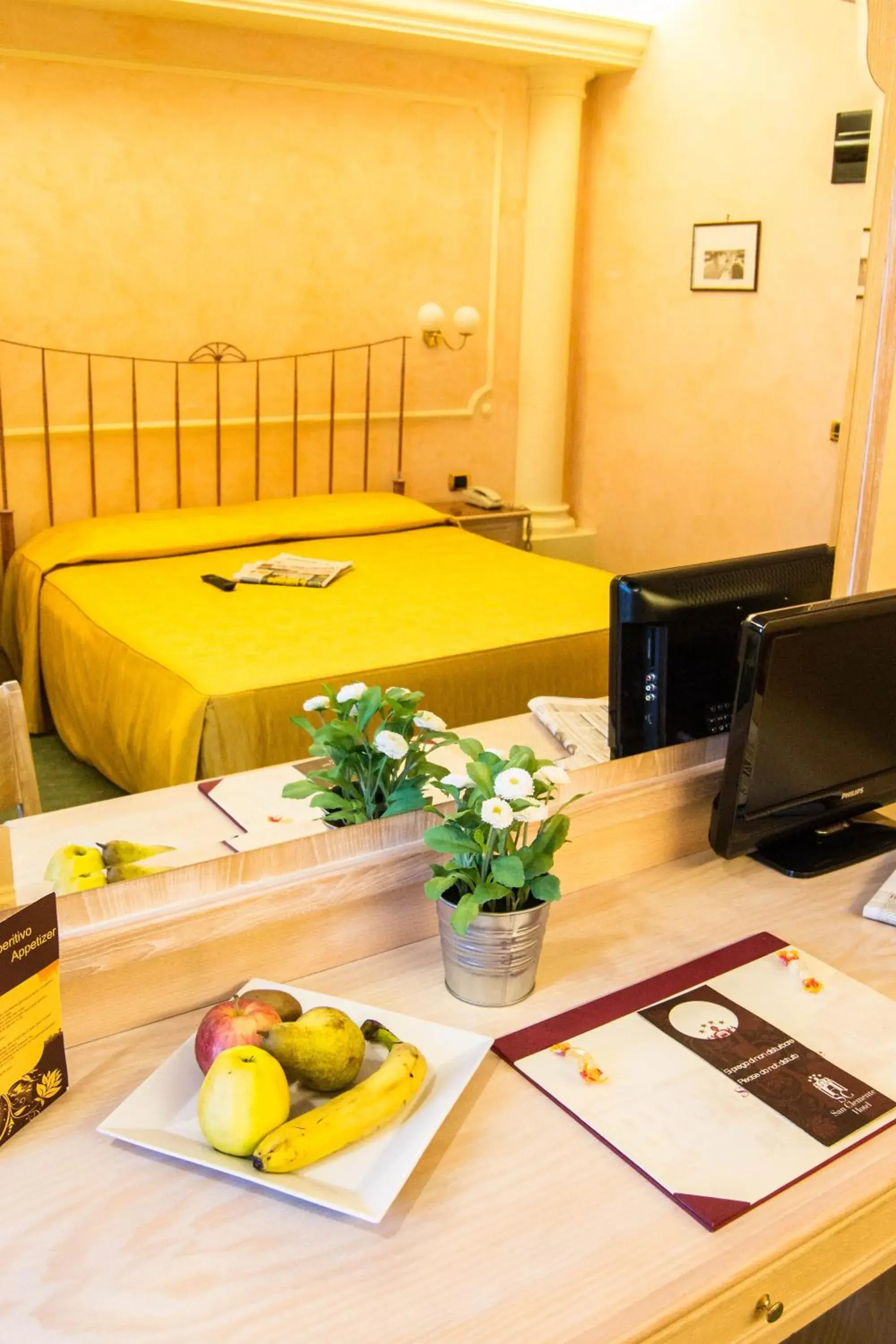 Queen Room in Hotel San Clemente Queen Room in Hotel San Clemente