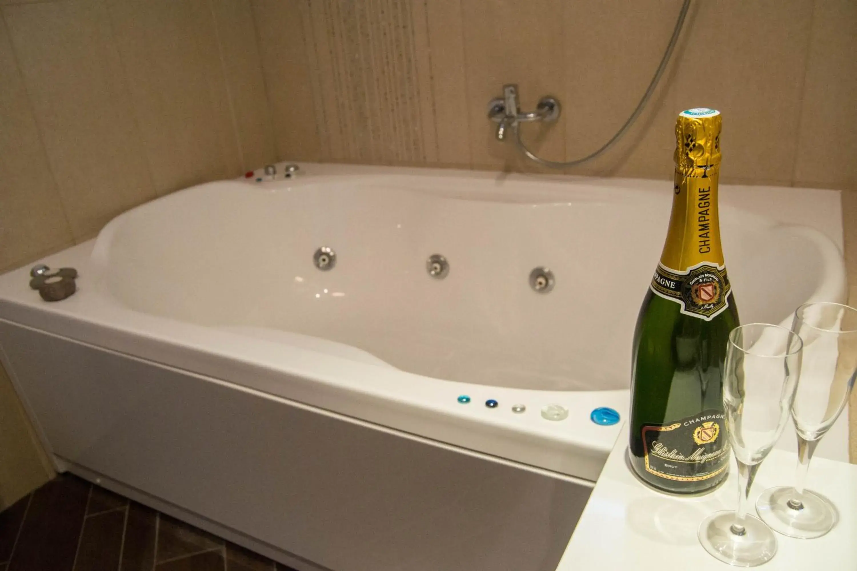 Deluxe Double Room with Bath in Hotel San Clemente Deluxe Double Room with Bath in Hotel San Clemente