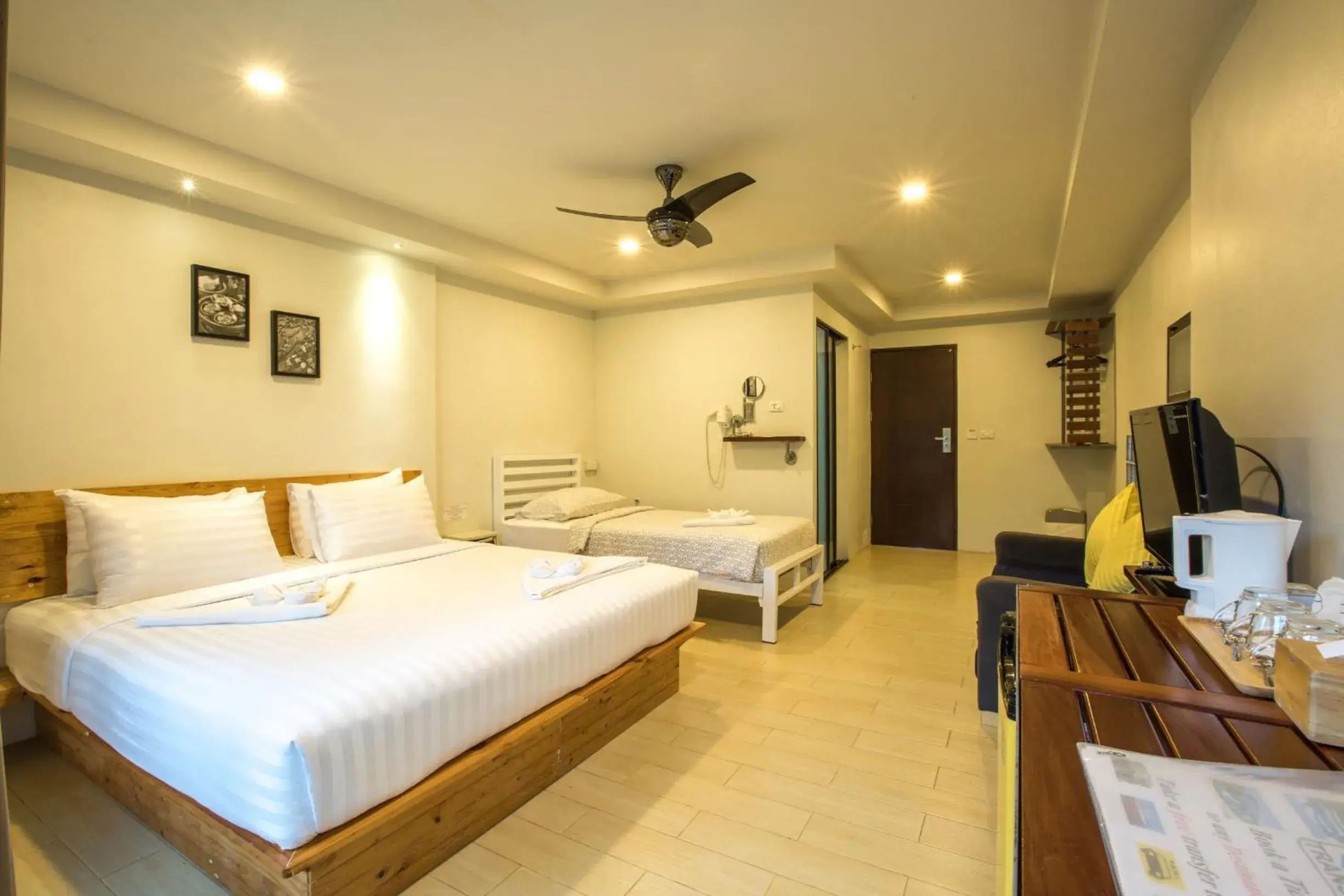 Good Dream Hotel (Khun Ying House) Good Dream Hotel (Khun Ying House)
