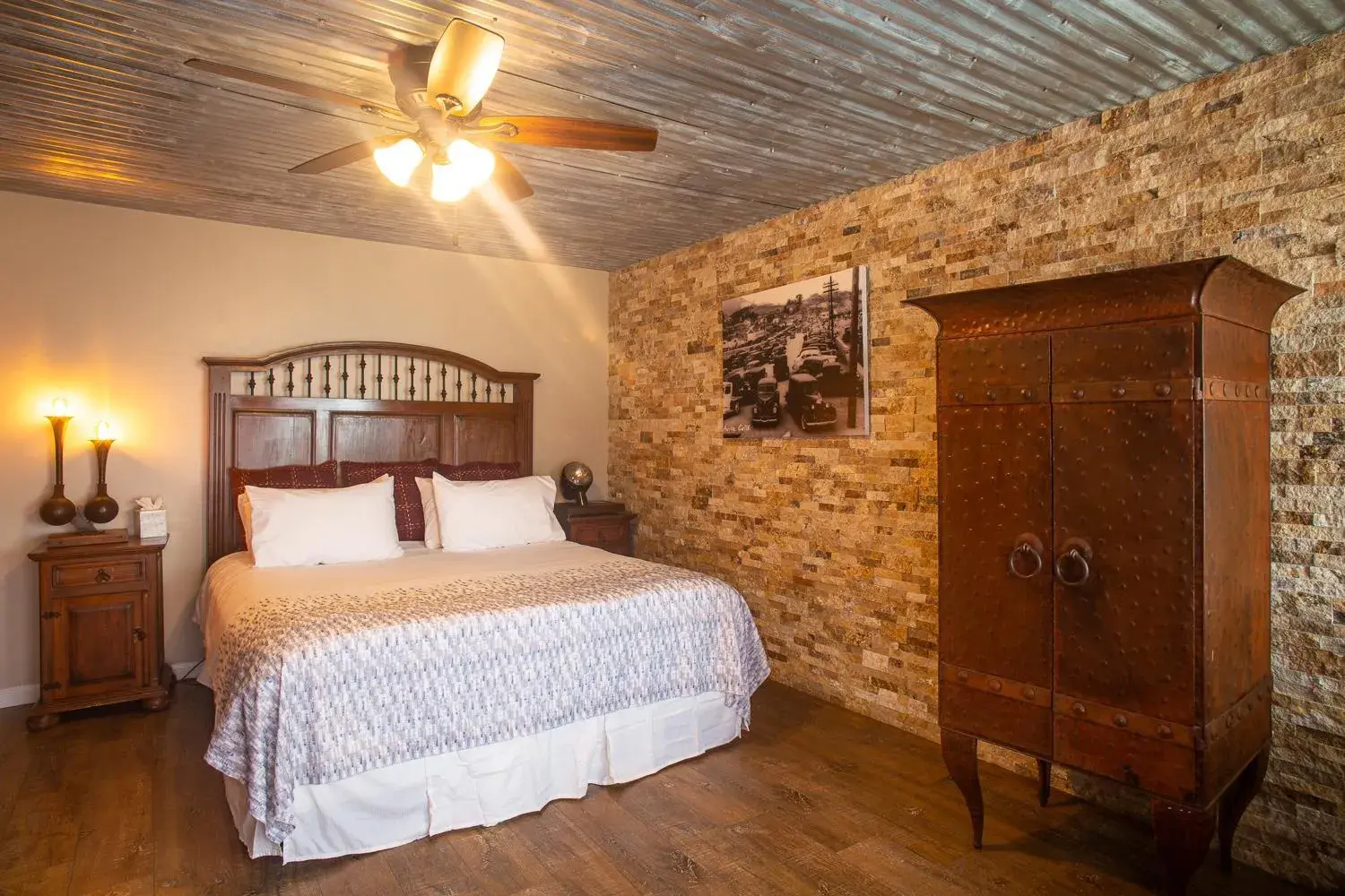 Thematic design suite in Inn At Avila Beach Thematic design suite in Inn At Avila Beach