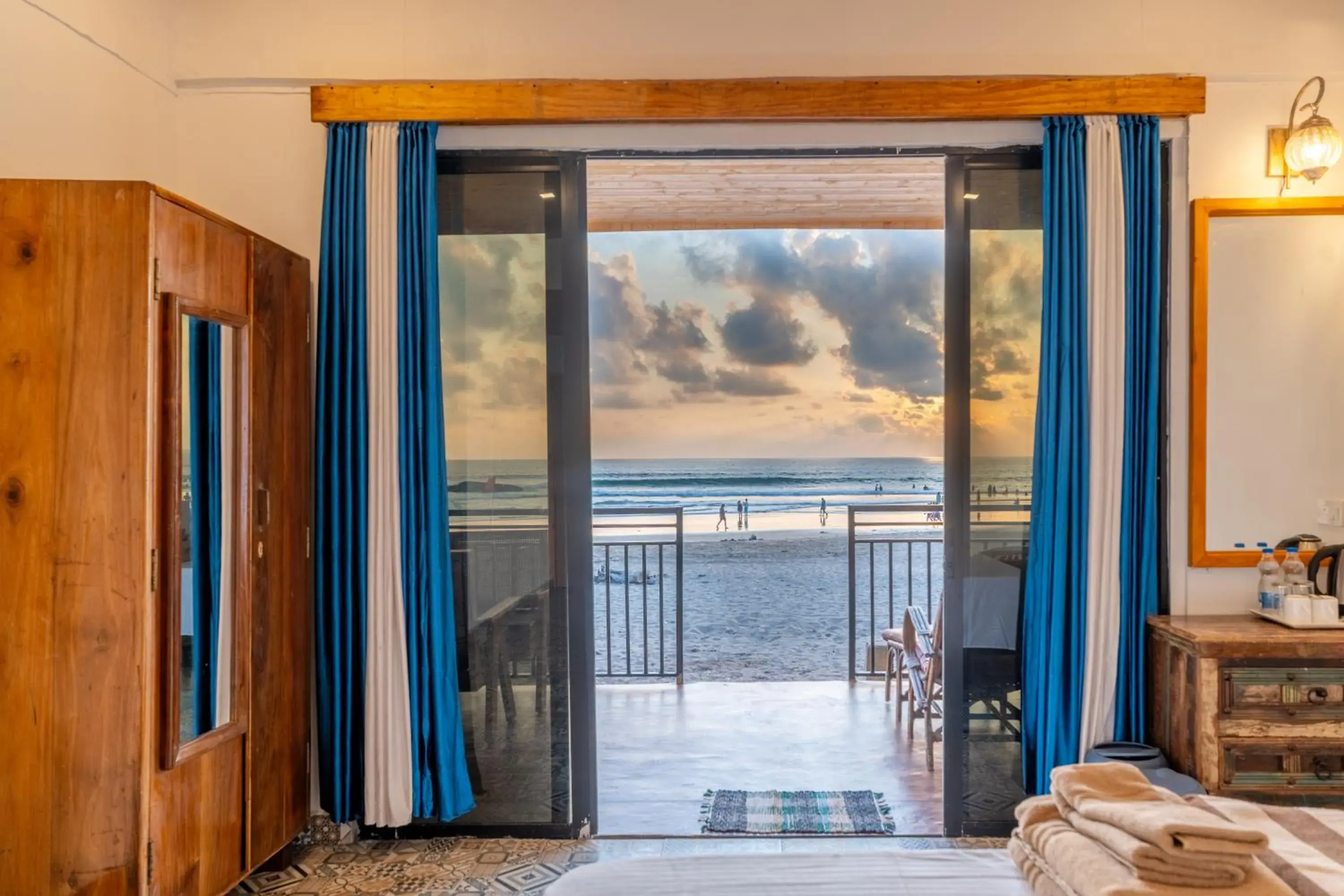 Front Sea View Hut in Simrose Front Sea View Hut in Simrose