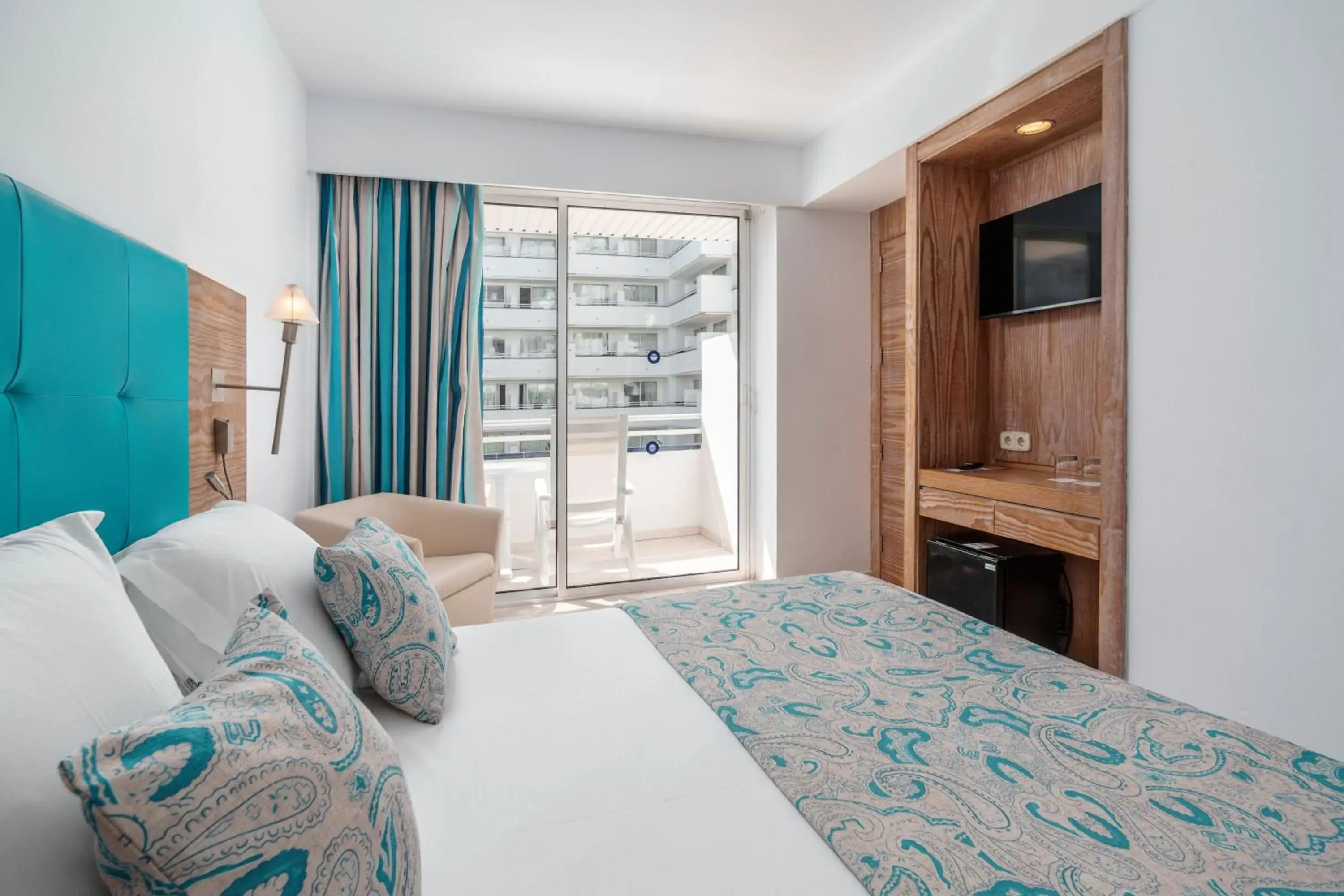 Double - single occupancy in Alua Gran Camp de Mar Double - single occupancy in Alua Gran Camp de Mar