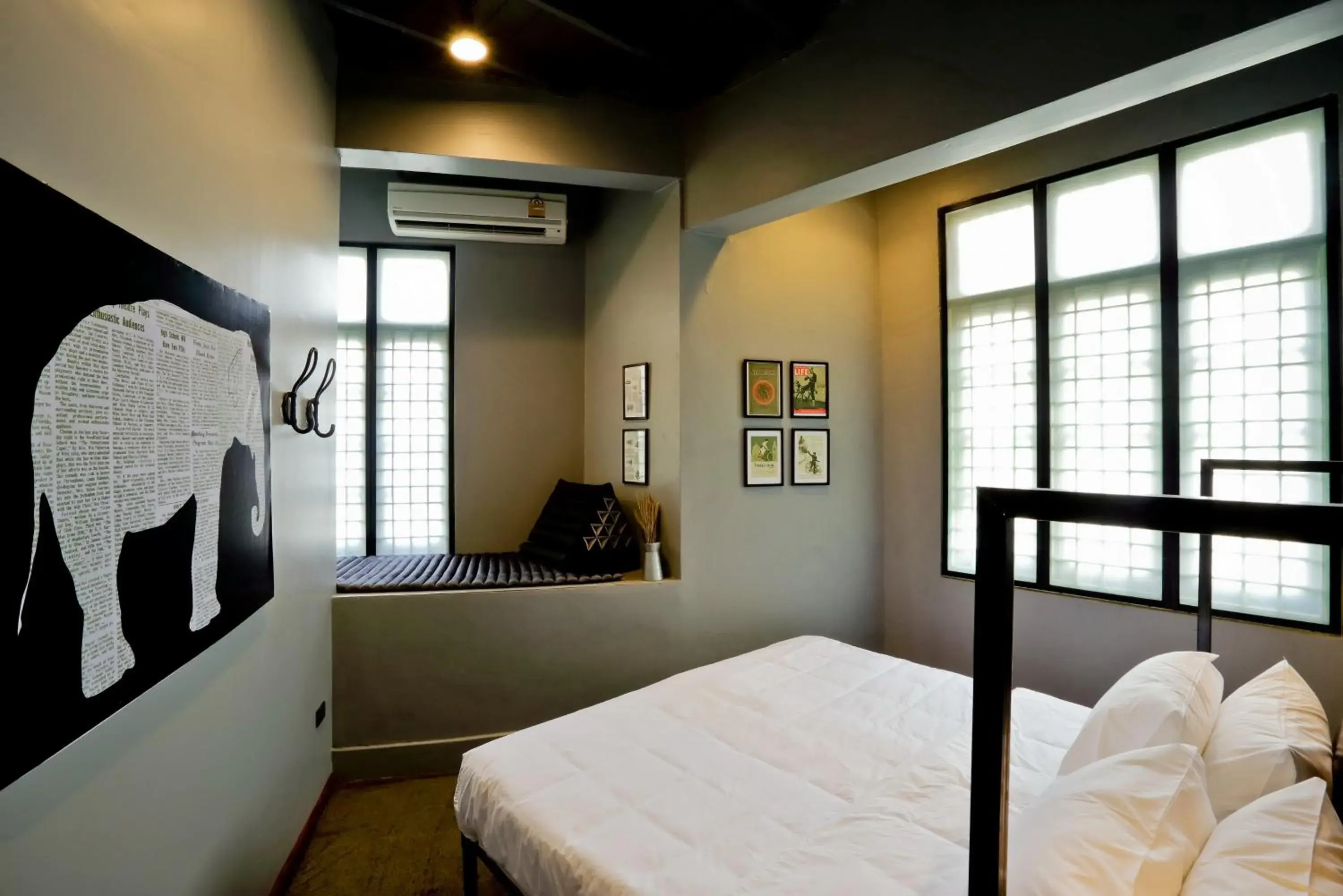 Small Double Room in Bangkok Bed and Bike Small Double Room in Bangkok Bed and Bike