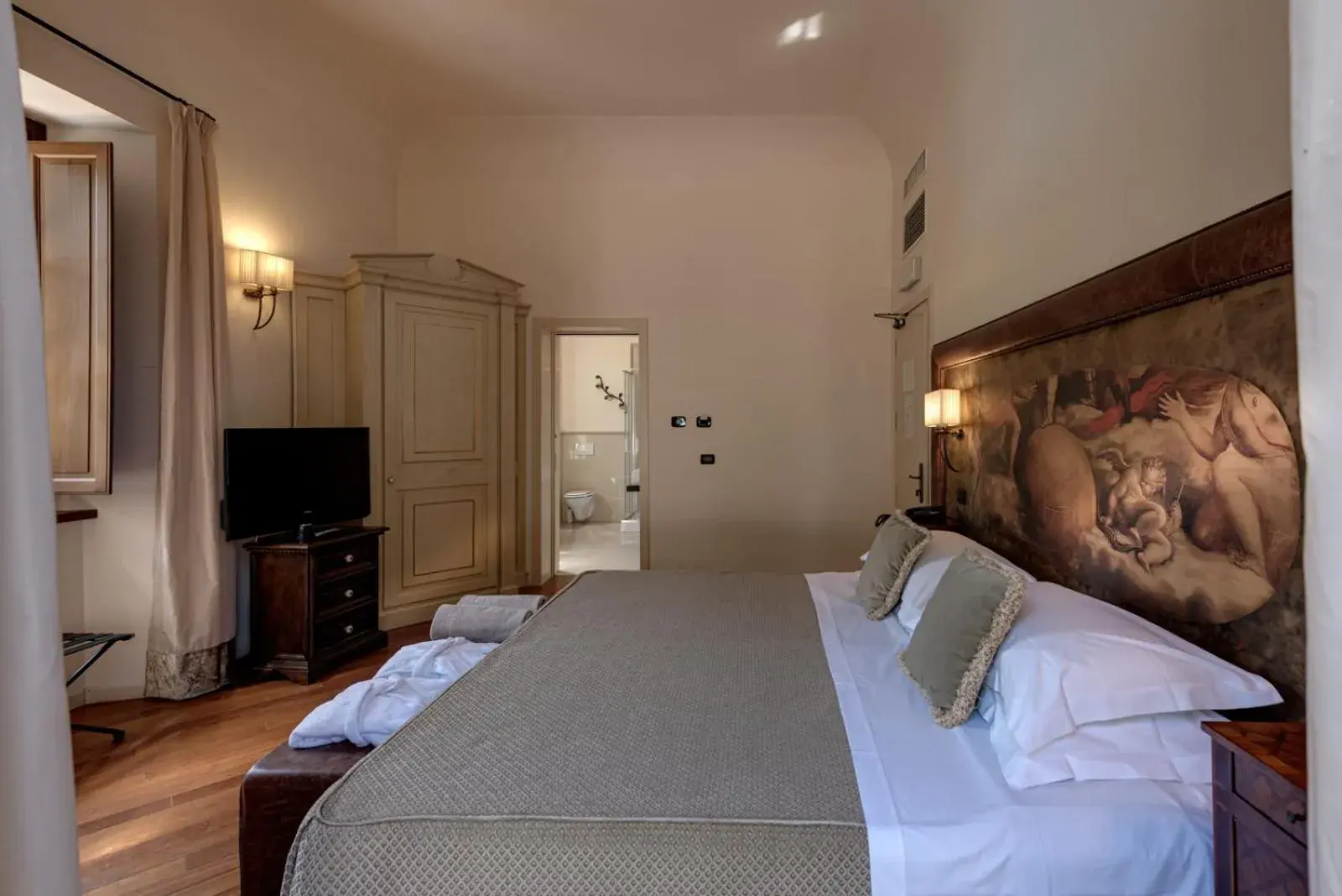 Superior Double Room in Villa Campomaggio Resort & SPA Superior Double Room in Villa Campomaggio Resort & SPA