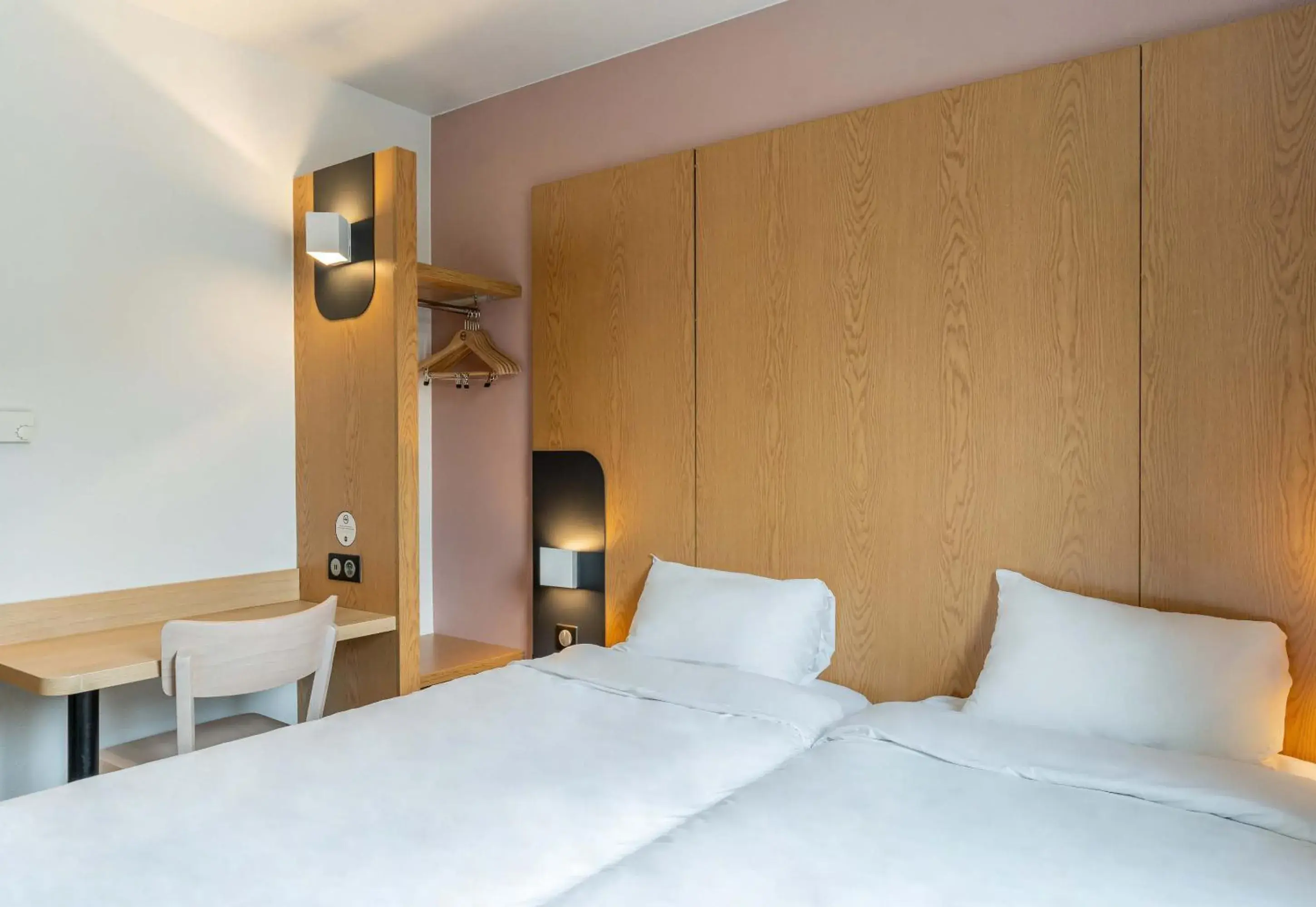 Standard Twin Room in B&B HOTEL Aix-en-Provence Le Tholonet Standard Twin Room in B&B HOTEL Aix-en-Provence Le Tholonet