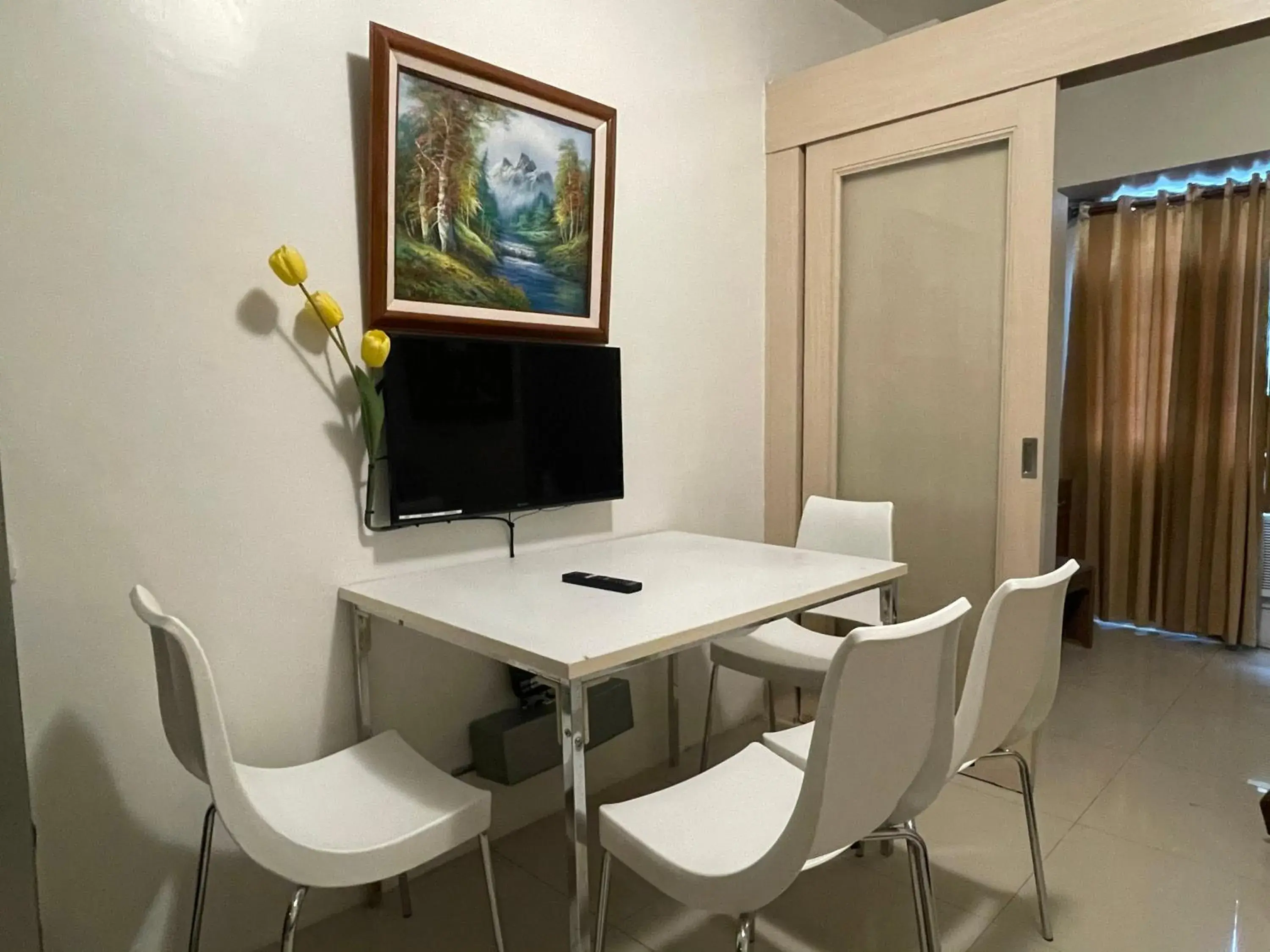 One-Bedroom Apartment in Premiere Haven MOA Staycation One-Bedroom Apartment in Premiere Haven MOA Staycation