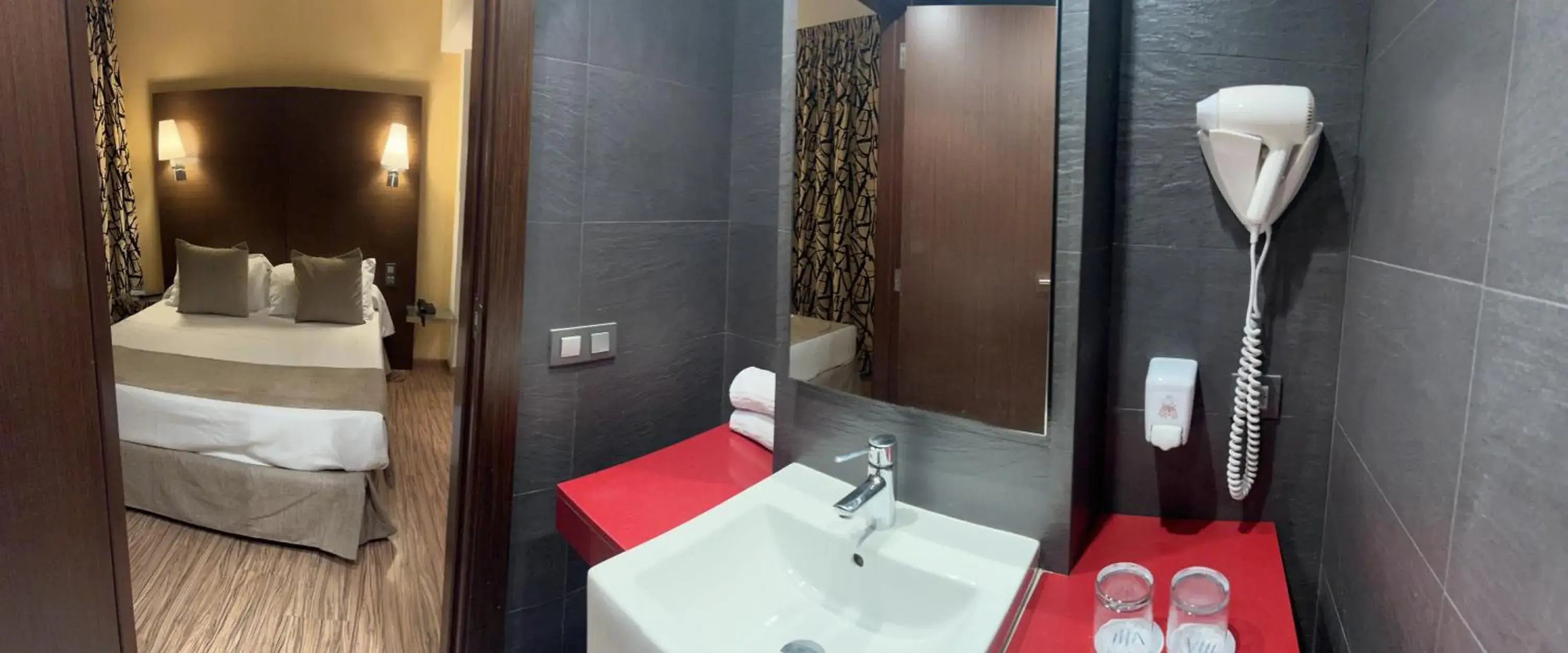 Junior Suite (2 Adults) in Nautic Hotel & Spa Junior Suite (2 Adults) in Nautic Hotel & Spa