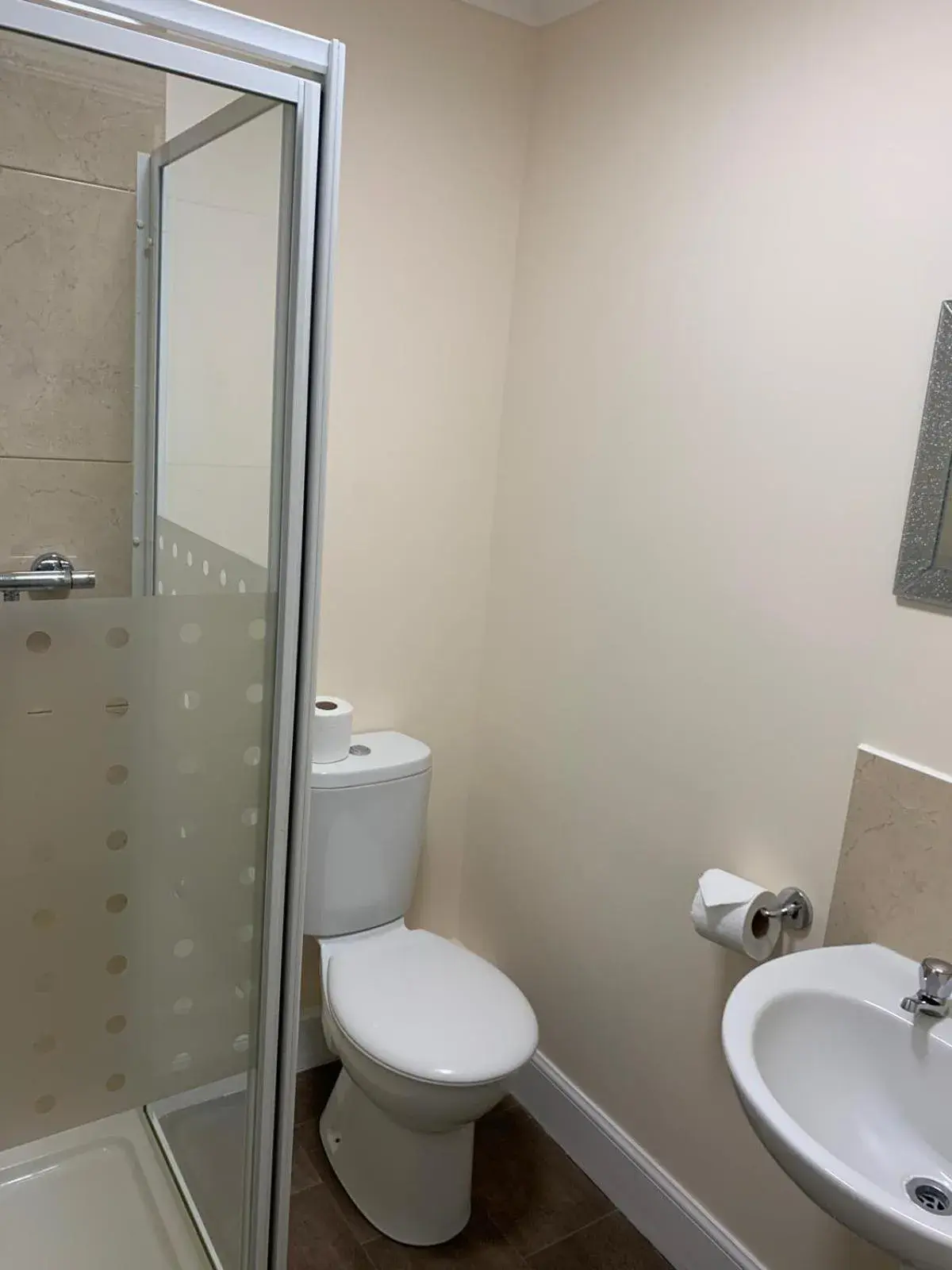 Single Room with Bathroom in Waverley Inn Lodge Single Room with Bathroom in Waverley Inn Lodge