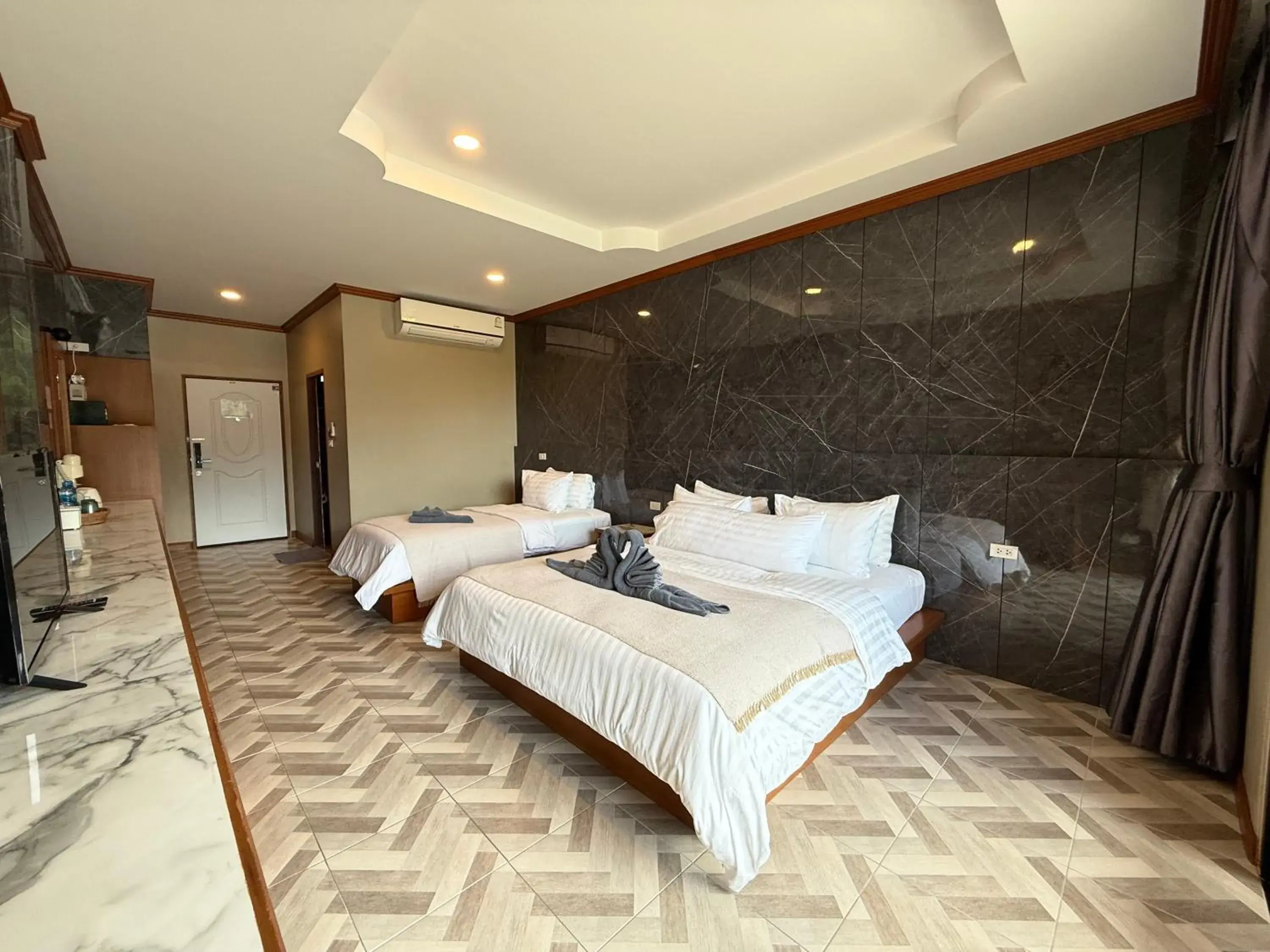 Standard Triple Room Non-Smoking in Kai Bae Beach Resort Koh Chang Standard Triple Room Non-Smoking in Kai Bae Beach Resort Koh Chang