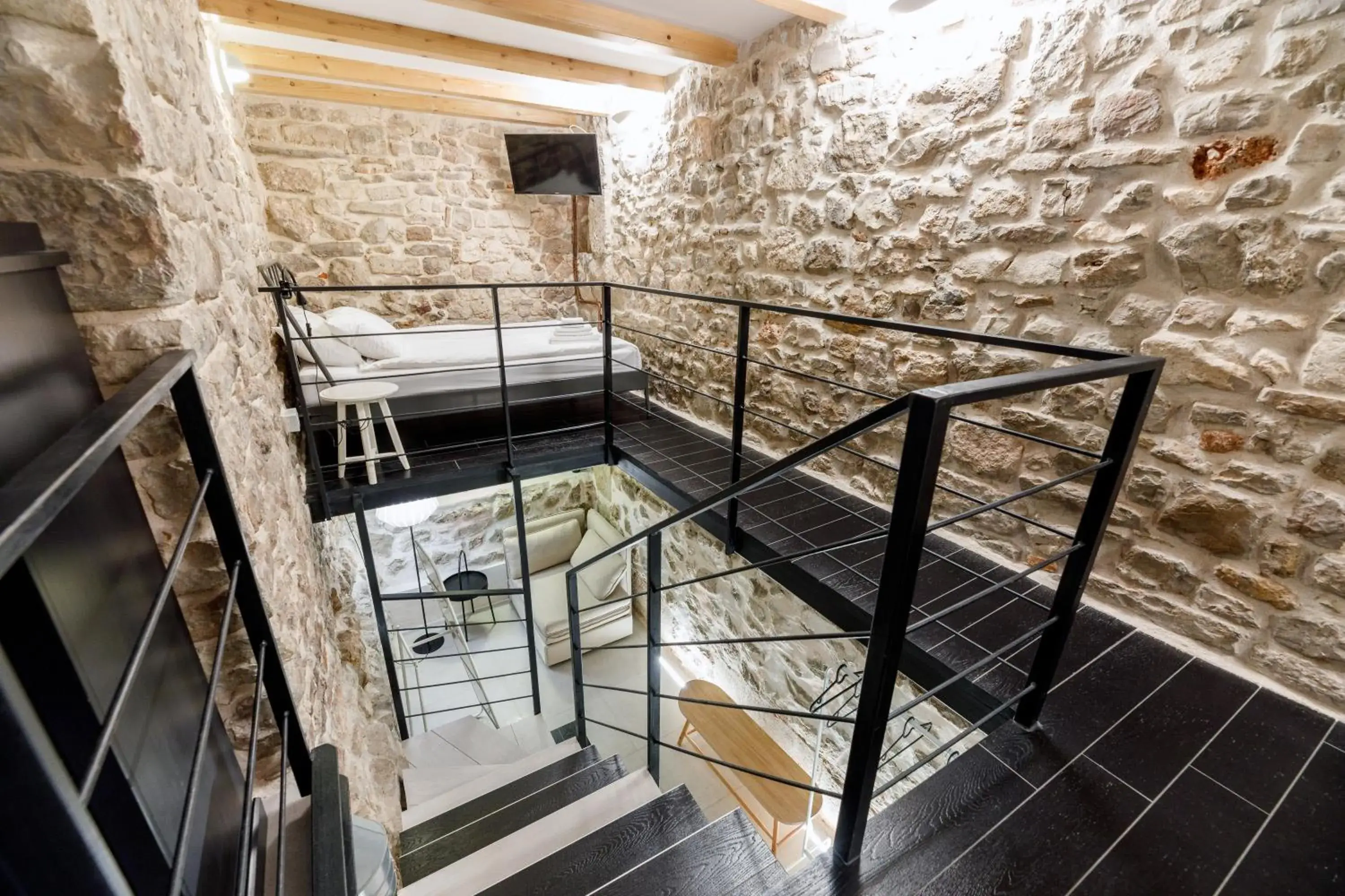 Deluxe Double Room (2 Adults + 1 Child) - Pylon 0 in Pylon Rooms Deluxe Double Room (2 Adults + 1 Child) - Pylon 0 in Pylon Rooms